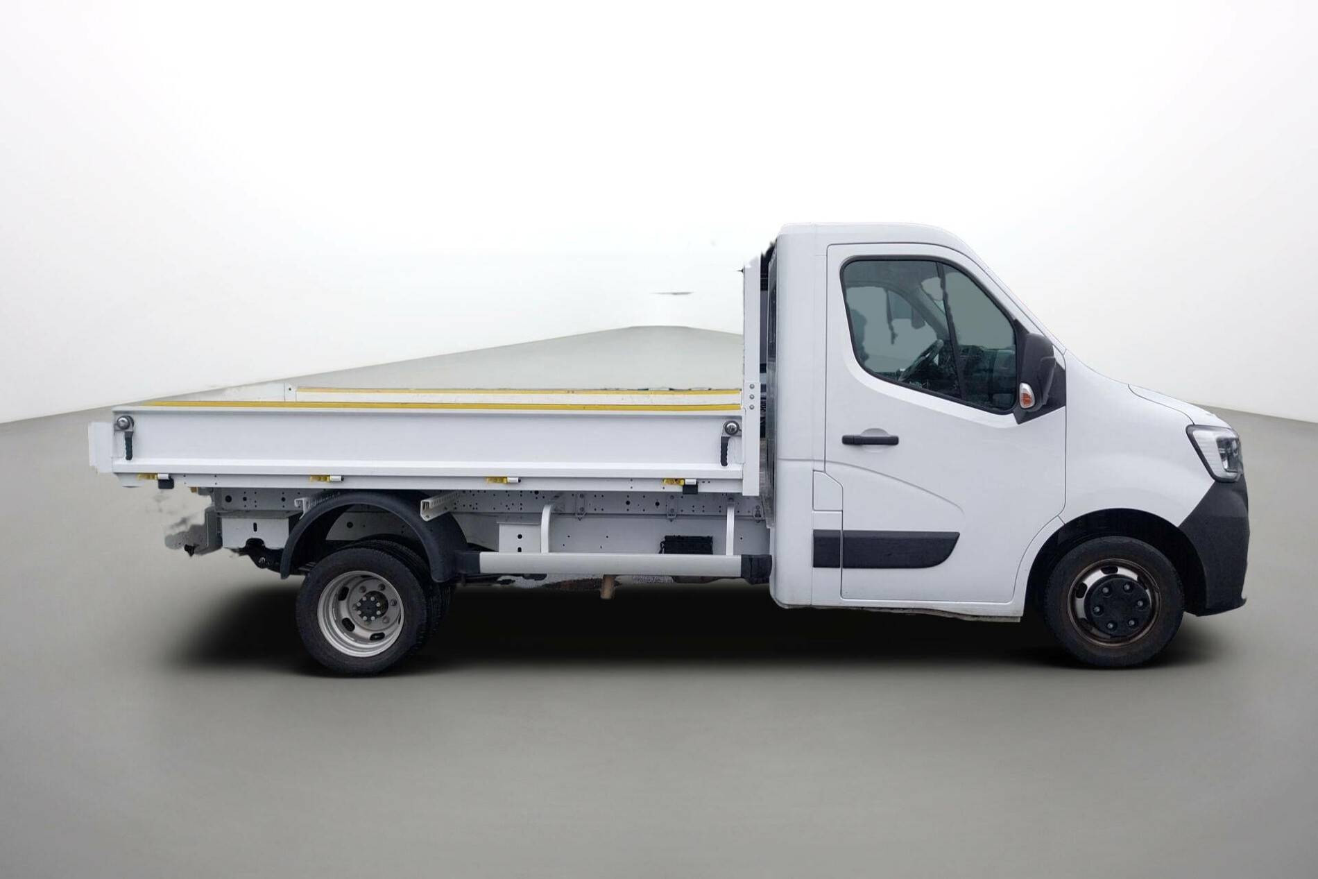 Vente en ligne Renault Master 3 Châssis Cabine MASTER BENNE CC PROP RJ3500 L2 PAFC BLUE DCI 130 EURO VI au prix de 34 990 €