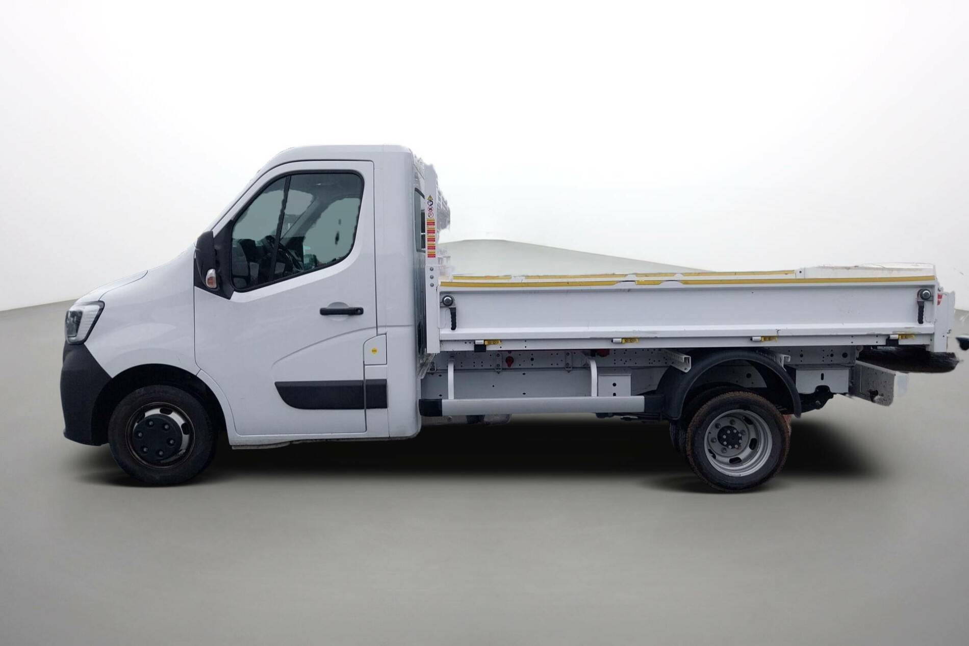 Vente en ligne Renault Master 3 Châssis Cabine MASTER BENNE CC PROP RJ3500 L2 PAFC BLUE DCI 130 EURO VI au prix de 34 990 €