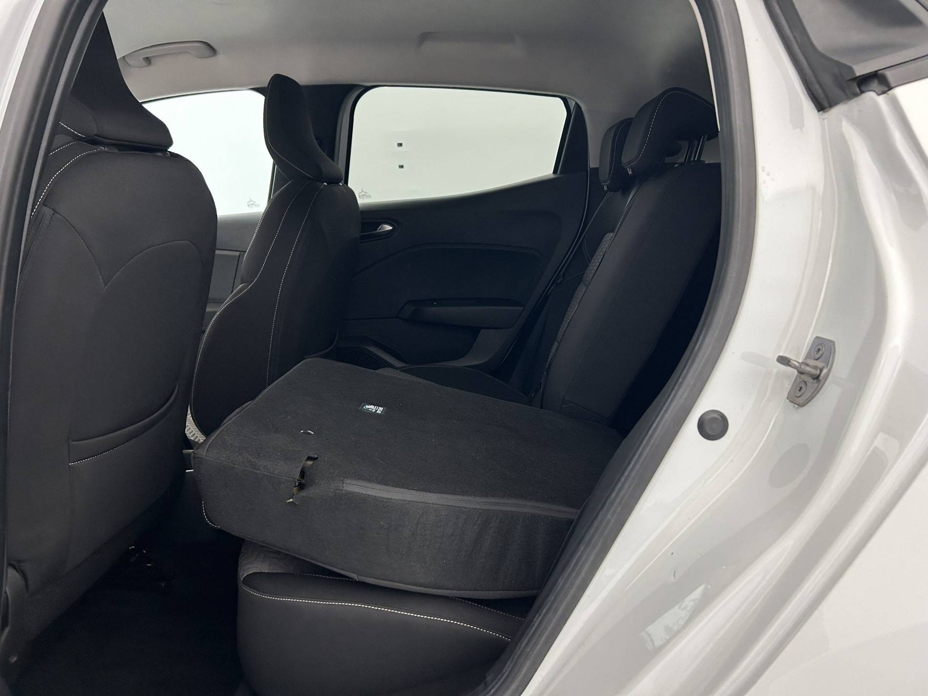 Vente en ligne Renault Clio 5 Clio Blue dCi 100 au prix de 15 490 €