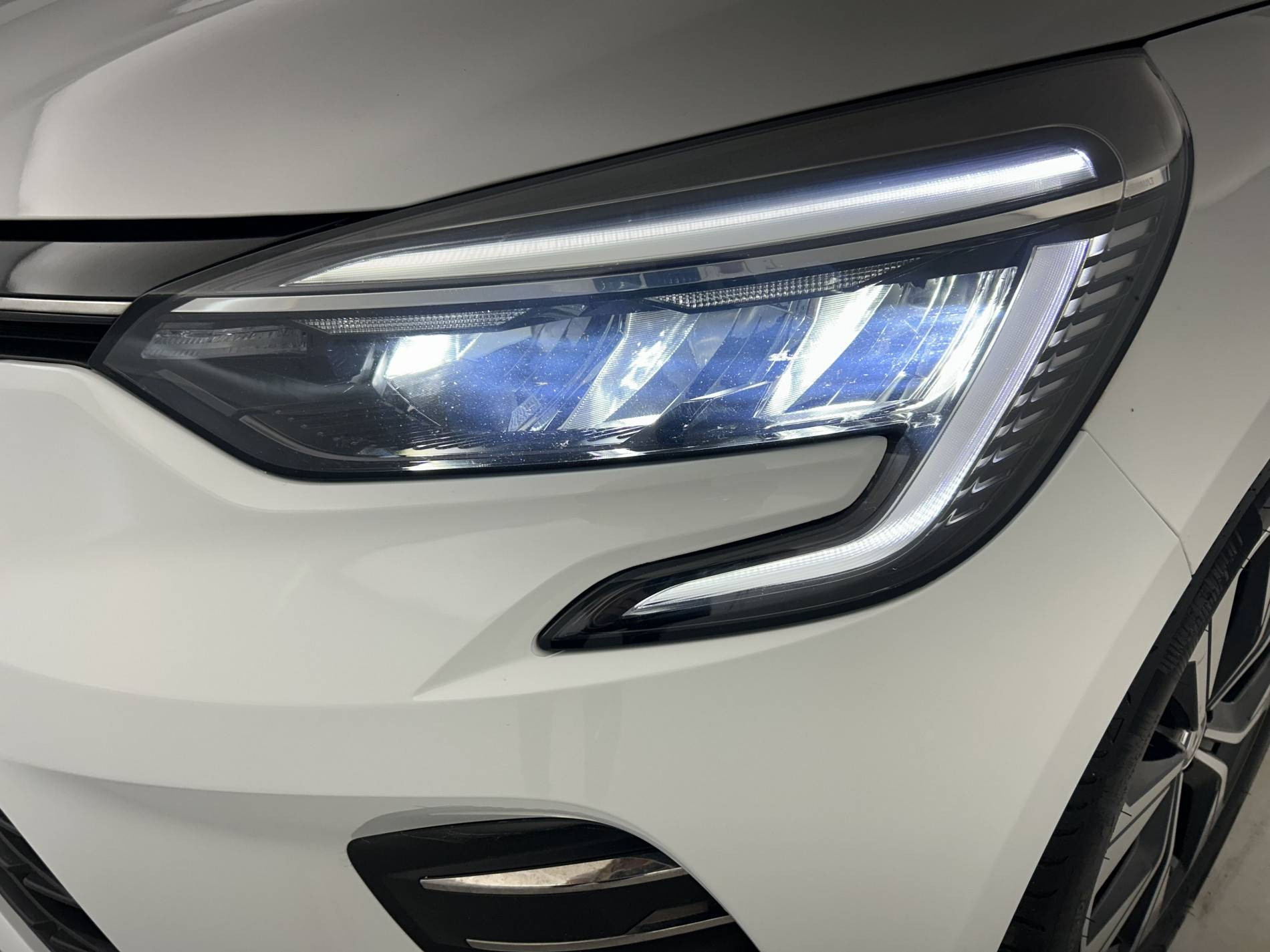 Vente en ligne Renault Clio 5 Clio Blue dCi 100 au prix de 15 490 €