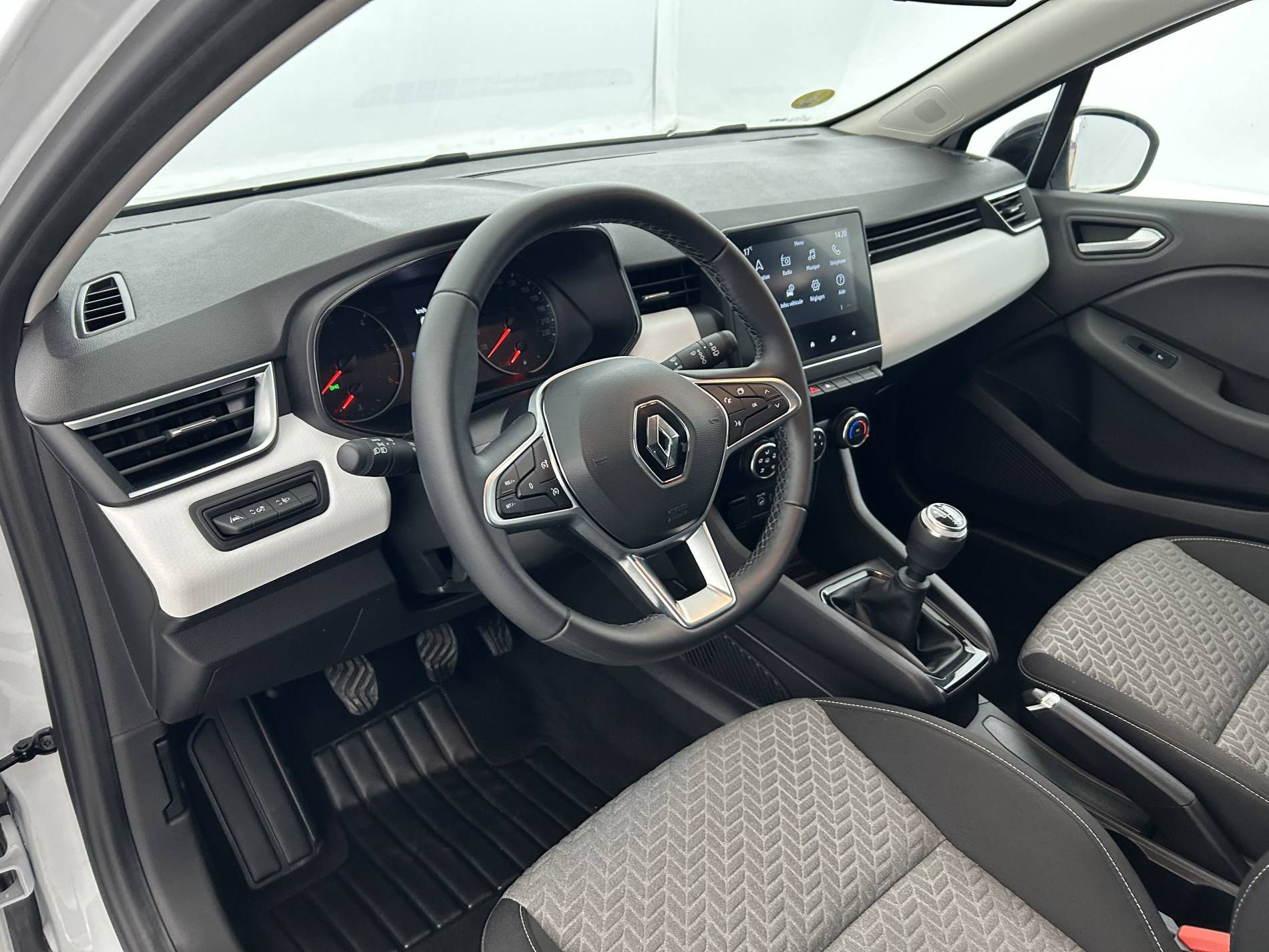 Vente en ligne Renault Clio 5 Clio Blue dCi 100 au prix de 15 490 €