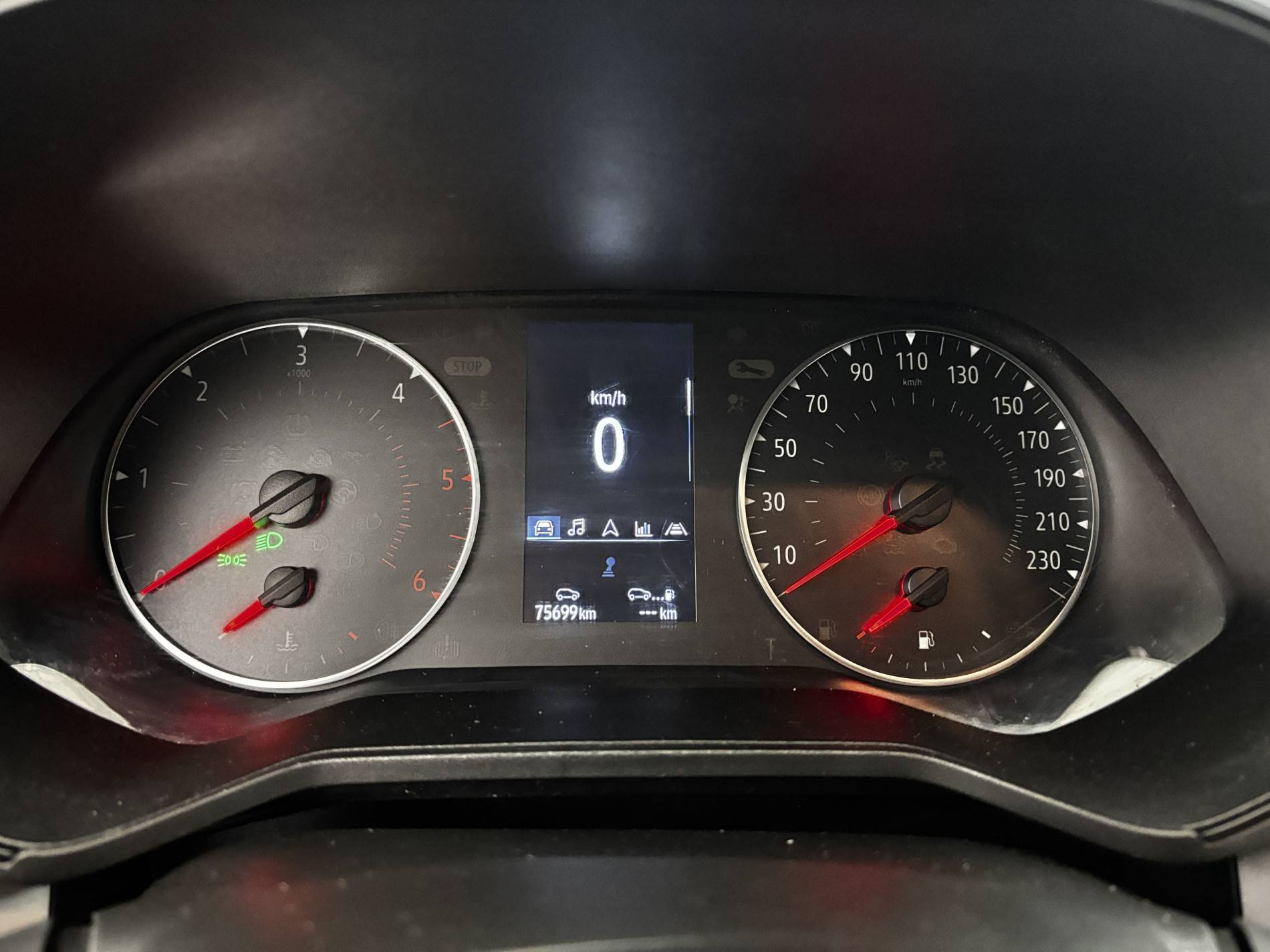 Vente en ligne Renault Clio 5 Clio Blue dCi 100 au prix de 14 490 €