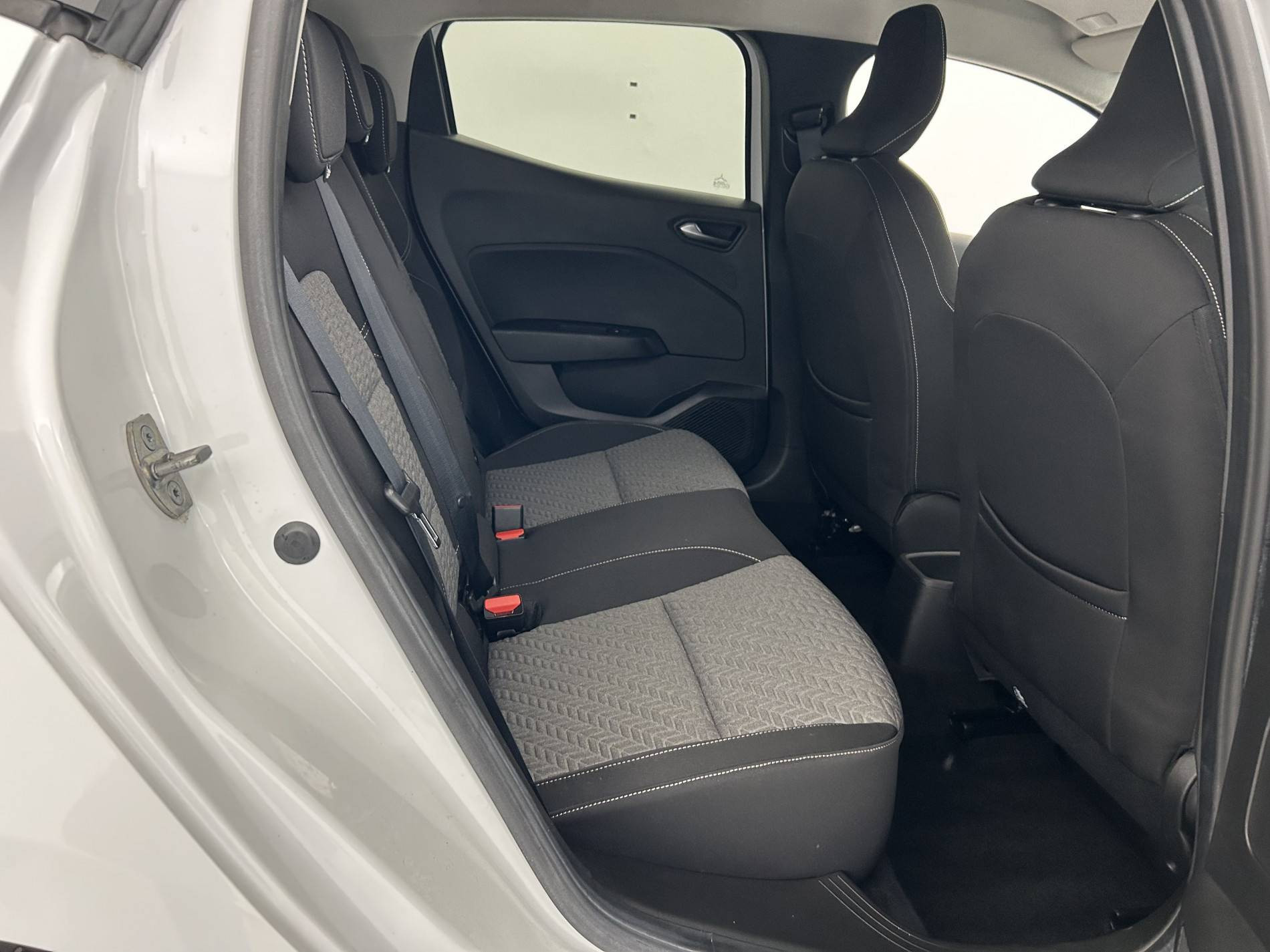 Vente en ligne Renault Clio 5 Clio Blue dCi 100 au prix de 15 490 €