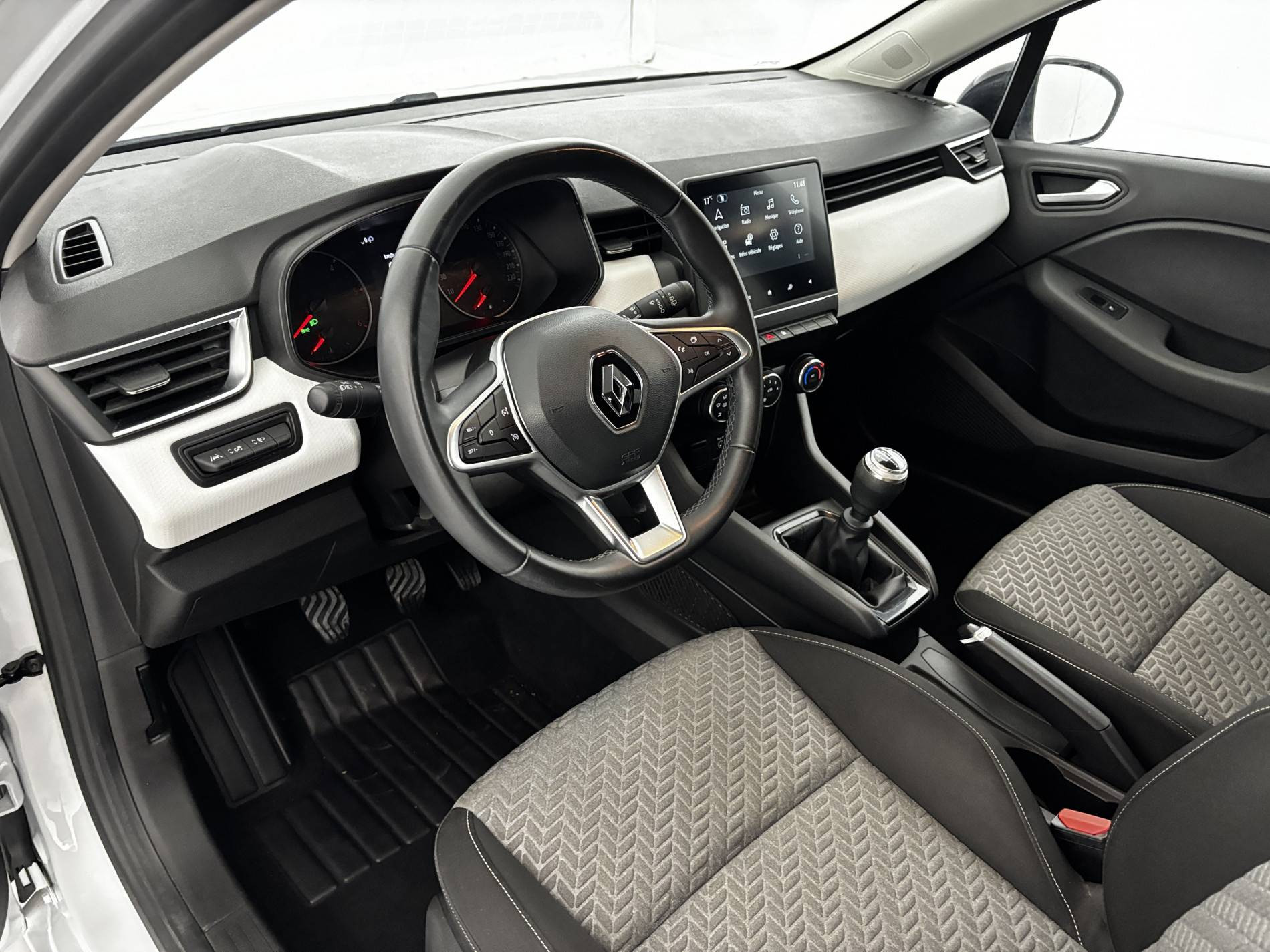 Vente en ligne Renault Clio 5 Clio Blue dCi 100 au prix de 14 490 €