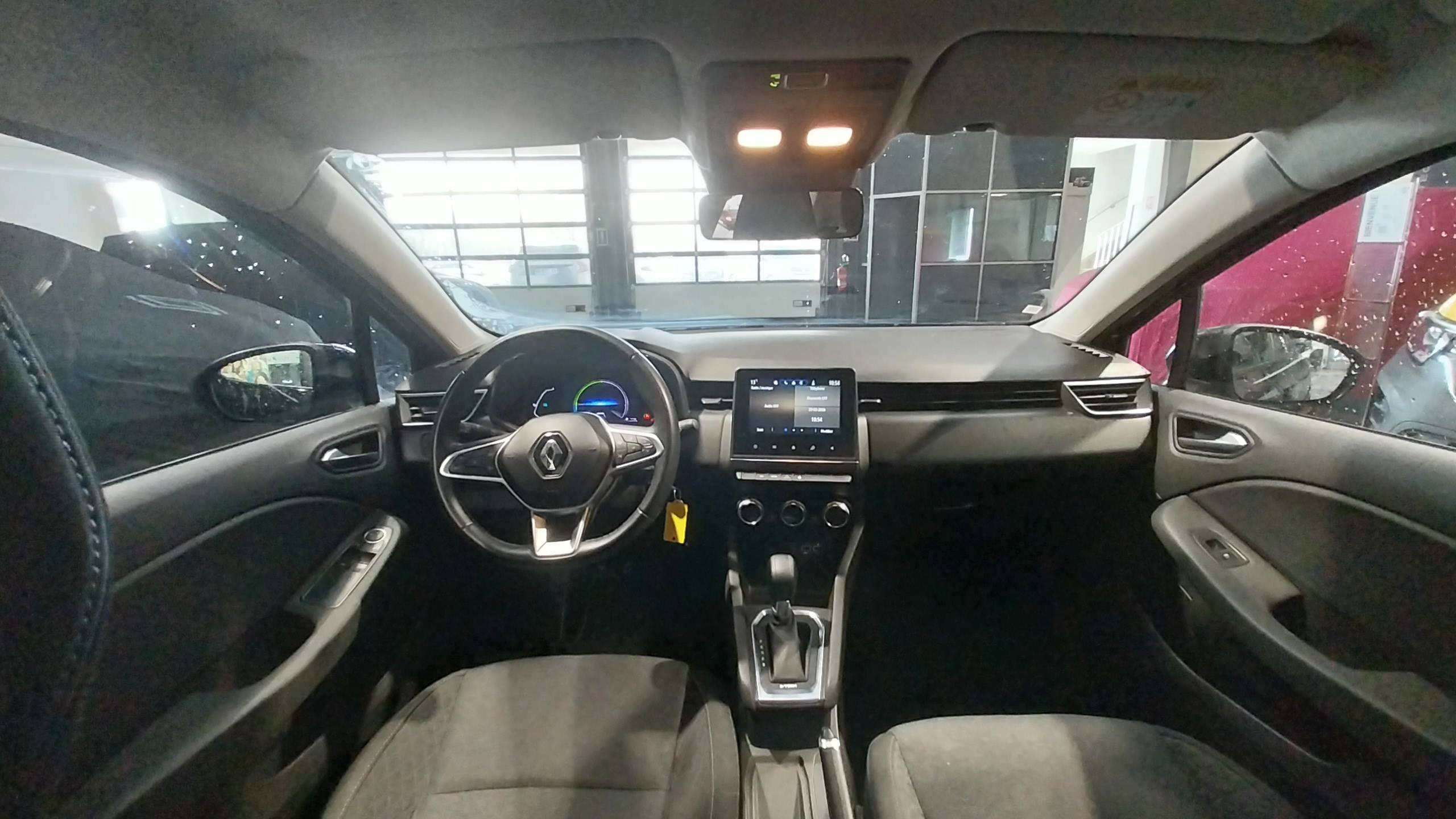 Vente en ligne Renault Clio 5 Clio E-Tech 140 - 21N au prix de 13 890 €