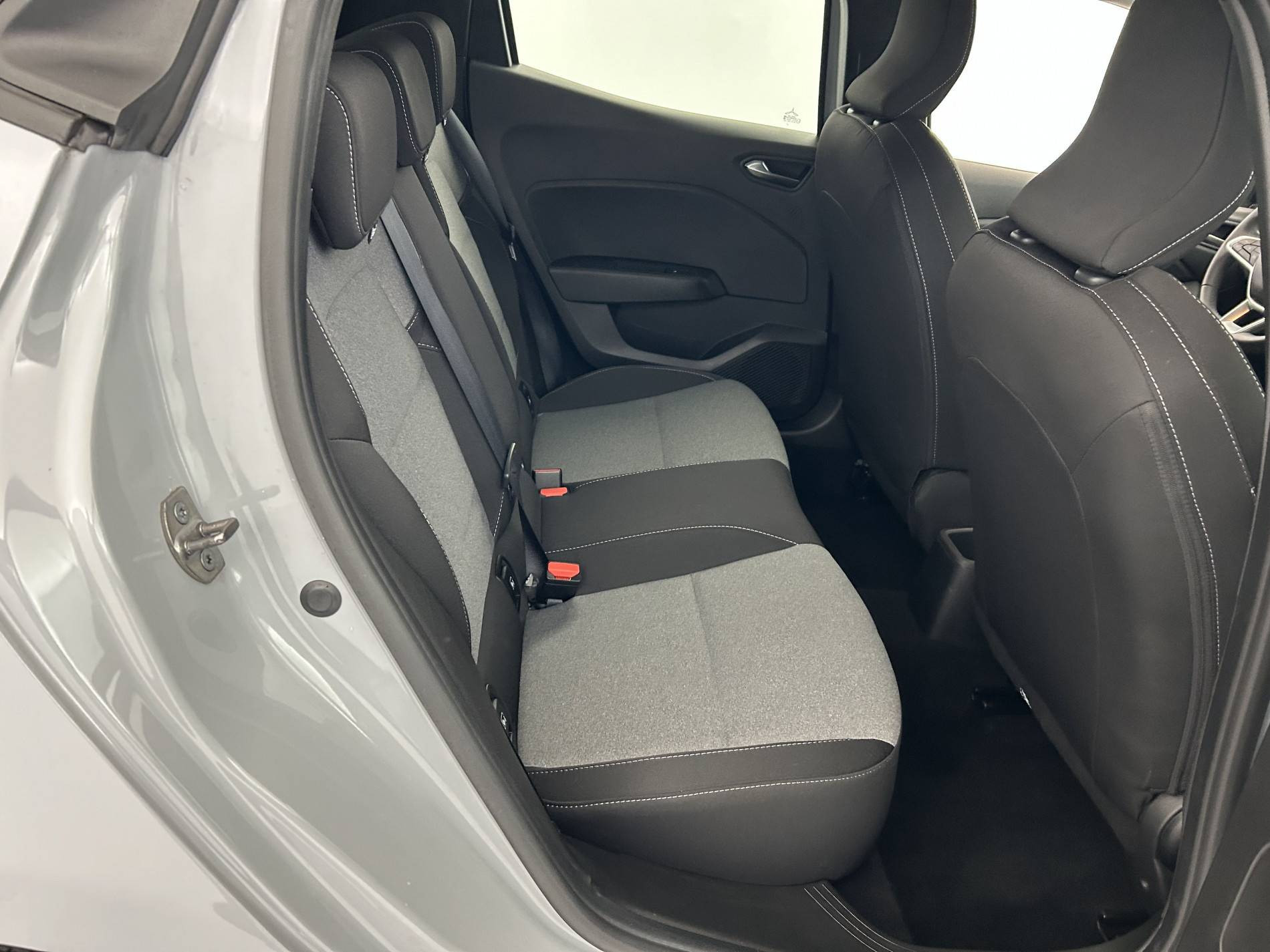 Vente en ligne Renault Clio 5 Clio TCe 90 au prix de 15 990 €