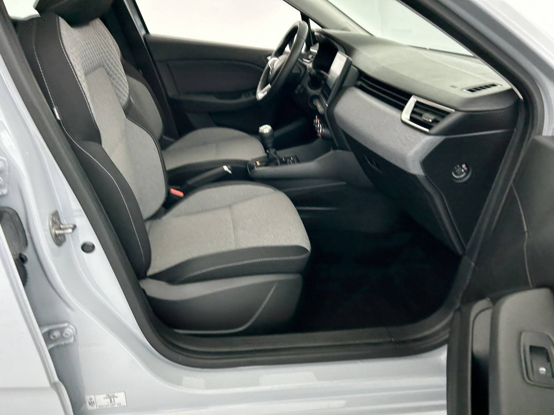 Vente en ligne Renault Clio 5 Clio TCe 90 au prix de 15 990 €