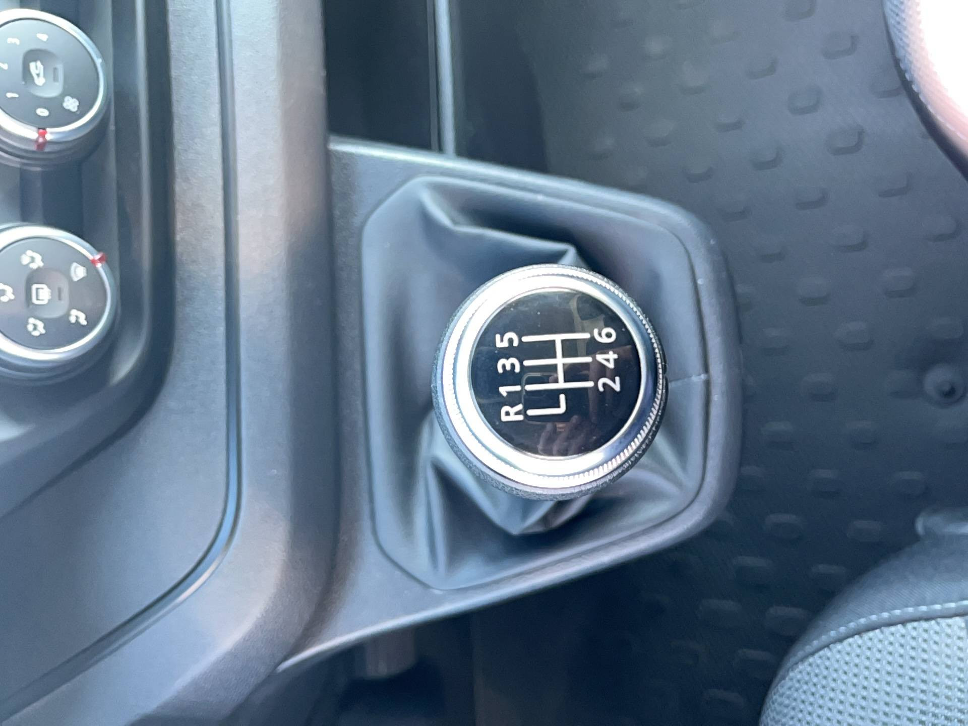 Vente en ligne Renault Trafic 3 Fourgon TRAFIC FGN L1H1 3T BLUE DCI 130 GSR2 au prix de 26 990 €