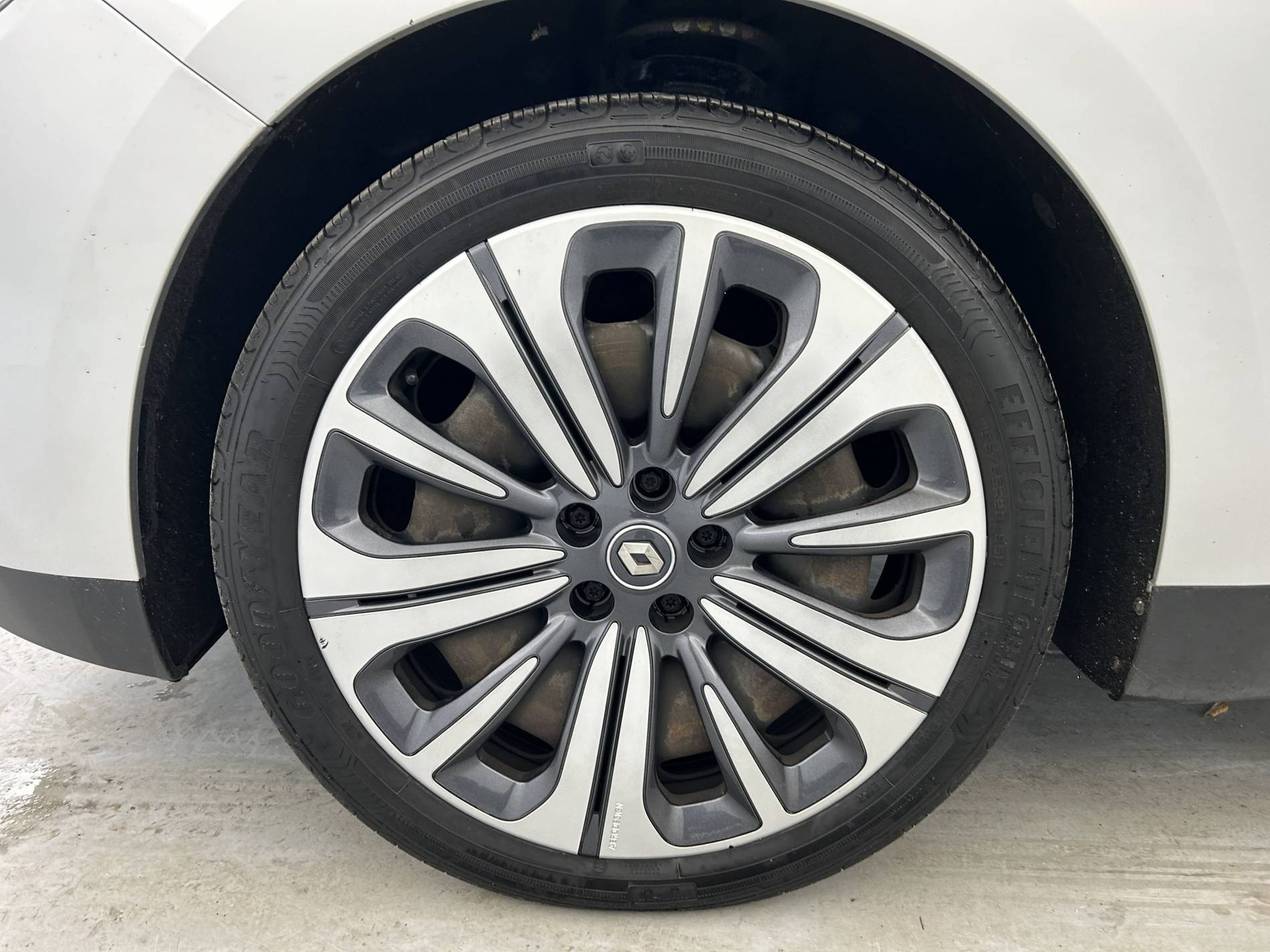 Vente en ligne Renault Grand Scenic 4 Grand Scenic TCe 140 EDC au prix de 23 990 €