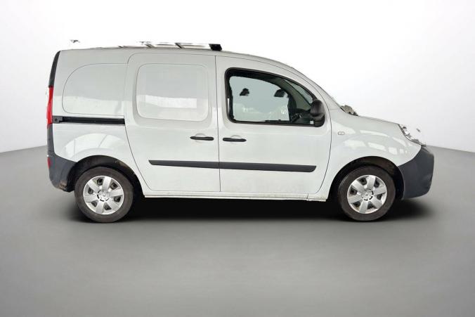 Vente en ligne Renault Kangoo Express  BLUE DCI 95 au prix de 11 670 €