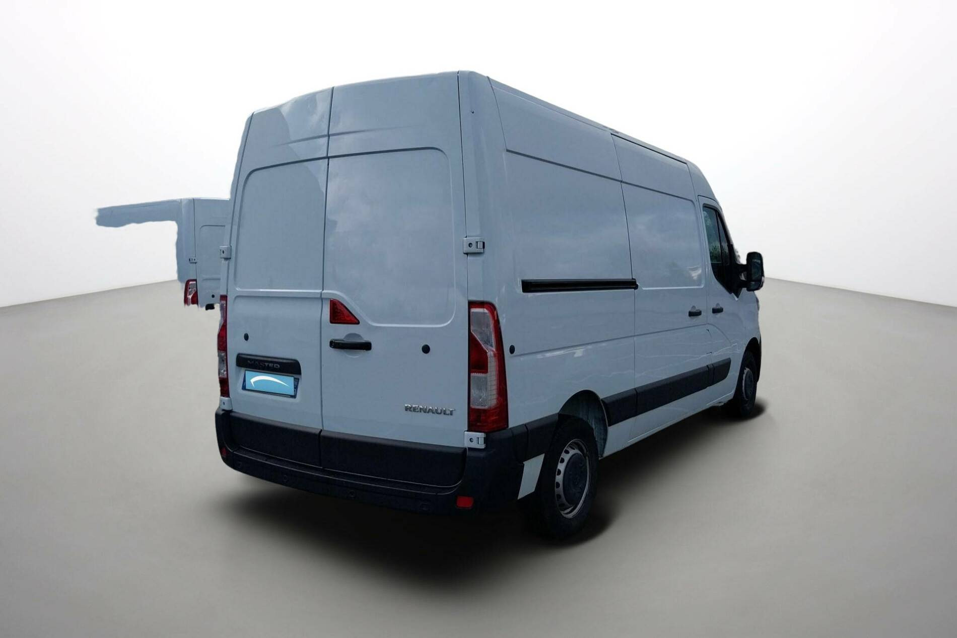 Vente en ligne Renault Master Fourgon MASTER FGN TRAC F3300 L2H2 BLUE DCI 135 au prix de 22 890 €