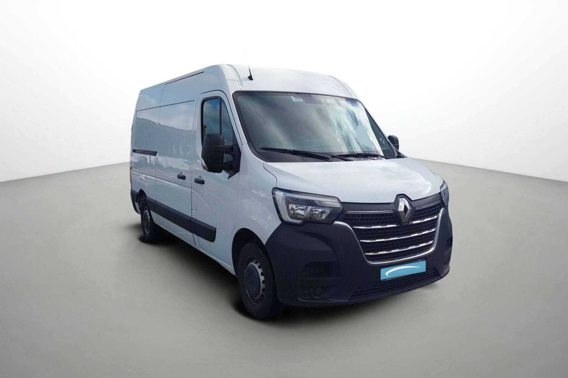 Vente en ligne Renault Master Fourgon MASTER FGN TRAC F3300 L2H2 BLUE DCI 135 au prix de 22 890 €