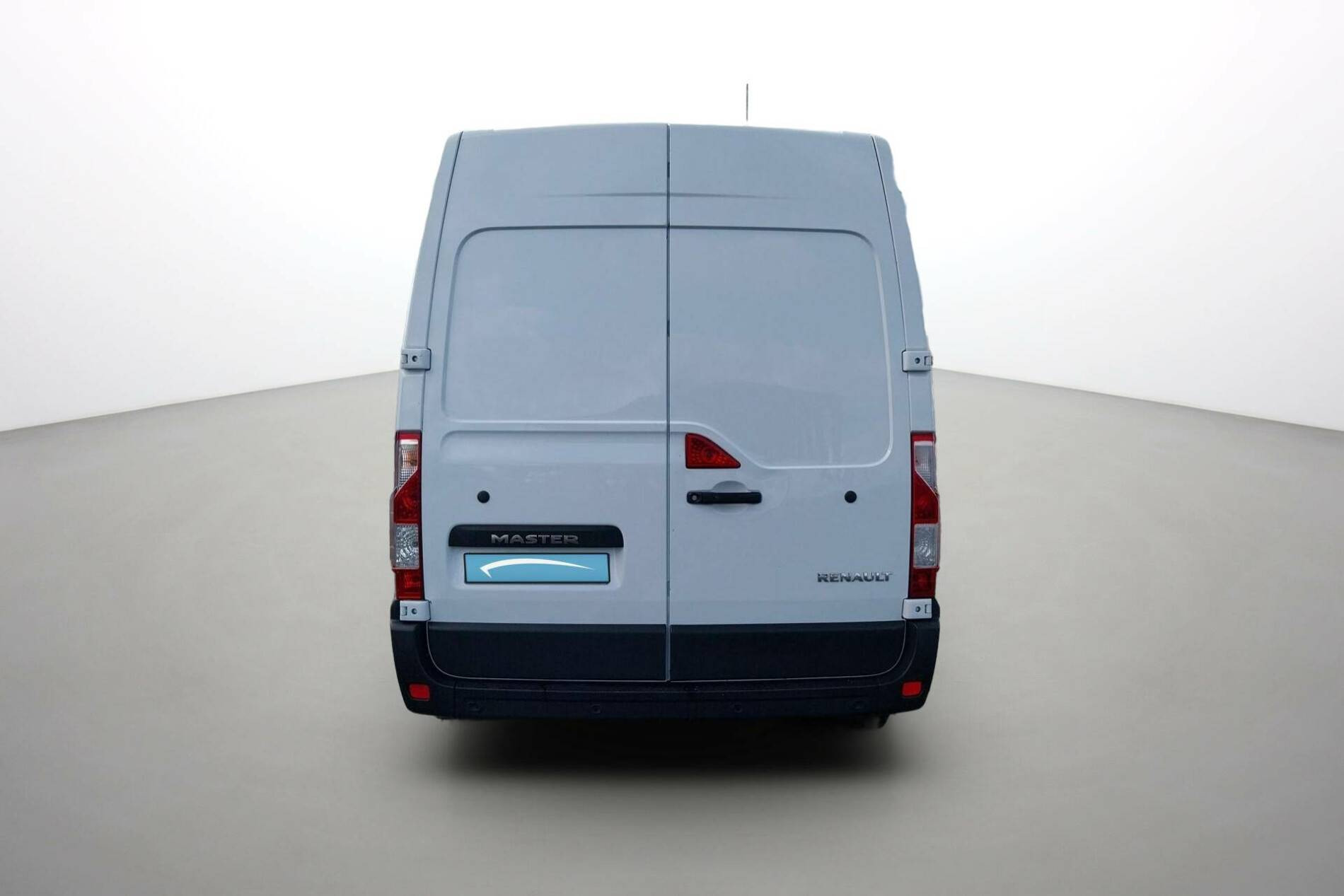 Vente en ligne Renault Master Fourgon MASTER FGN TRAC F3300 L2H2 BLUE DCI 135 au prix de 22 890 €