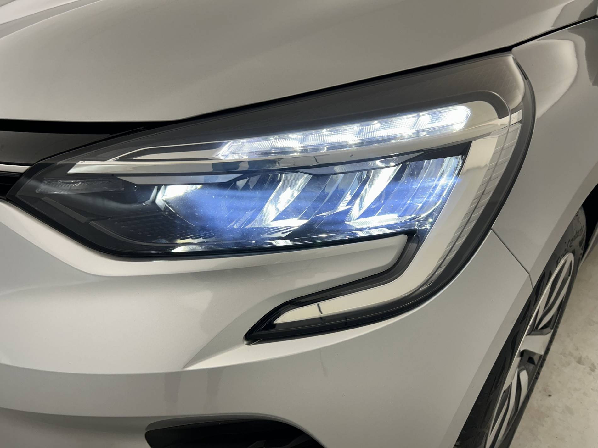 Vente en ligne Renault Clio 5 Clio TCe 90 au prix de 13 990 €