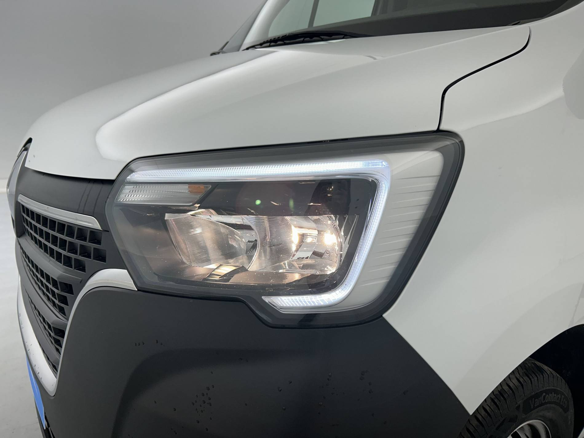 Vente en ligne Renault Master Fourgon MASTER FGN TRAC F3500 L2H2 BLUE DCI 135 au prix de 27 990 €