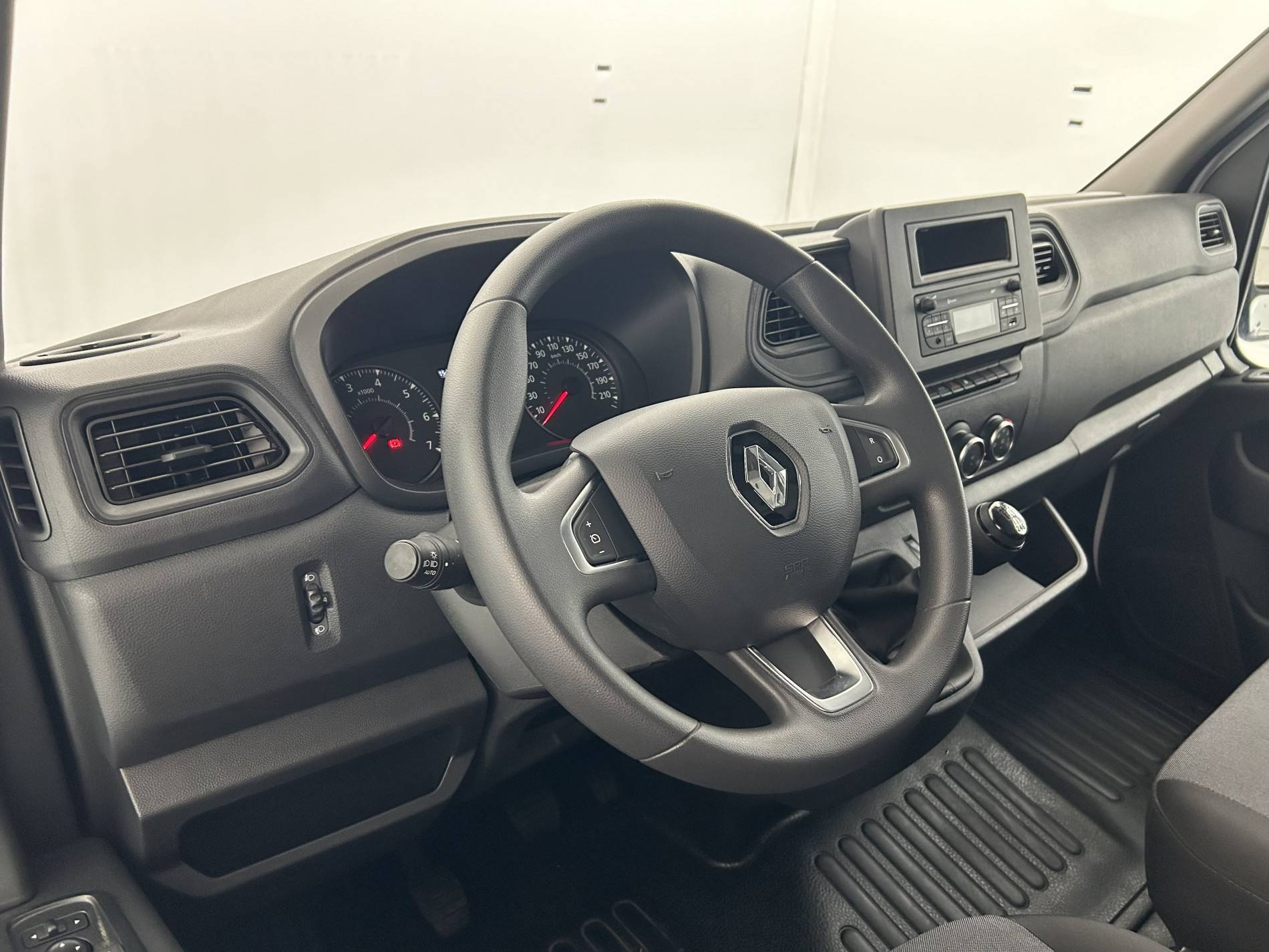 Vente en ligne Renault Master Fourgon MASTER FGN TRAC F3500 L2H2 BLUE DCI 135 au prix de 27 990 €