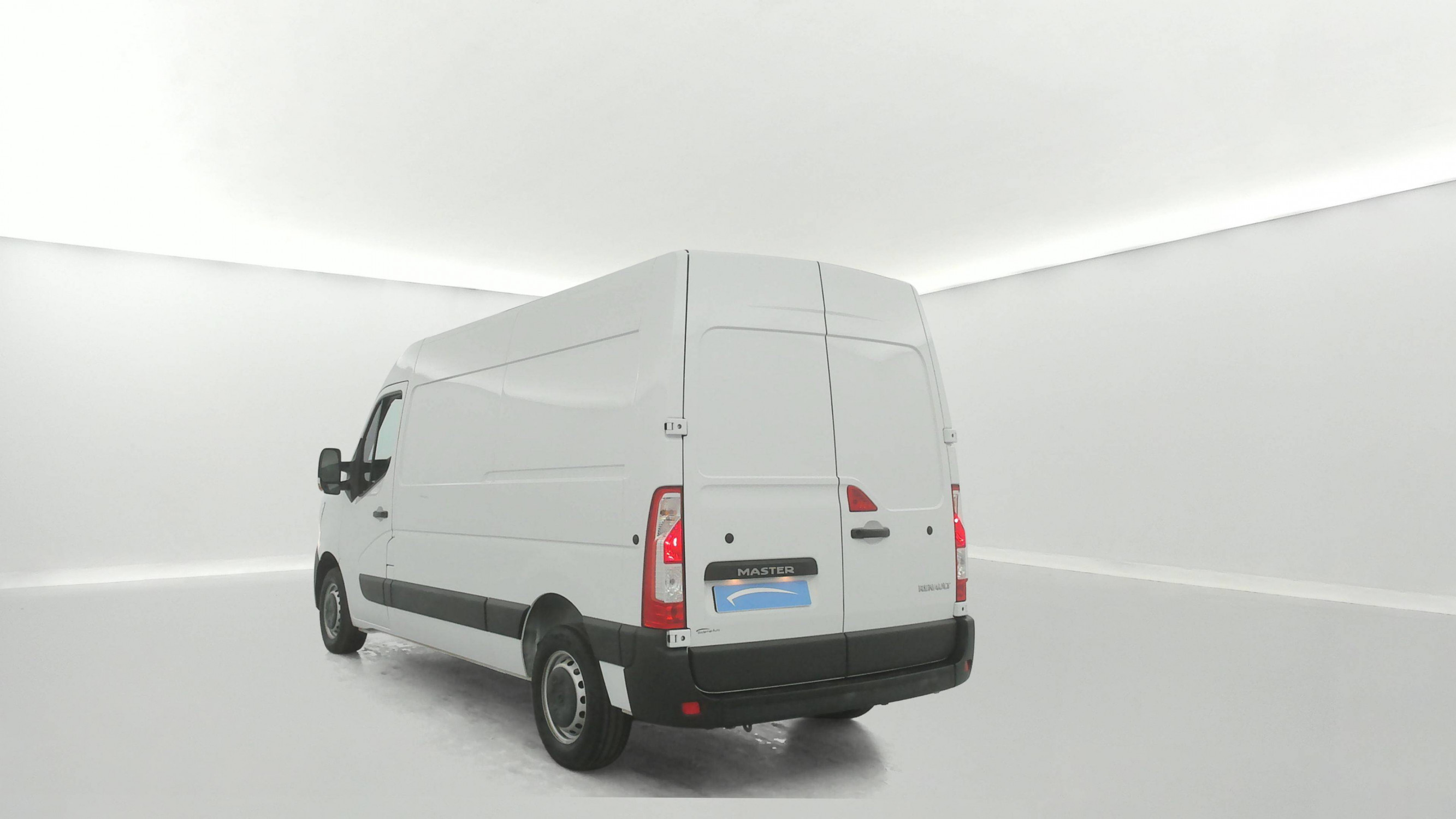 Vente en ligne Renault Master Fourgon MASTER FGN TRAC F3500 L2H2 BLUE DCI 135 au prix de 27 990 €