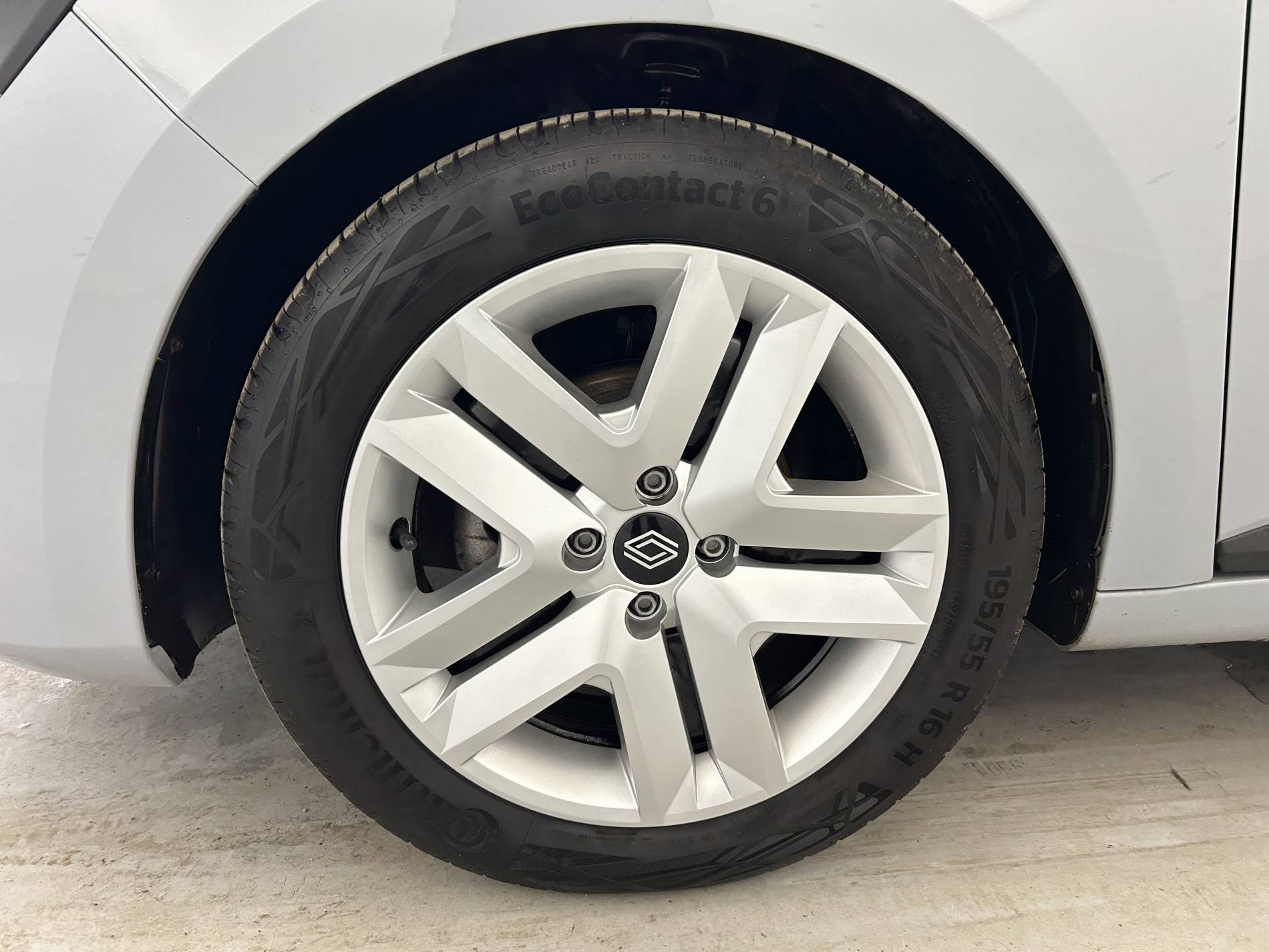 Vente en ligne Renault Clio 5 Clio TCe 90 au prix de 15 690 €