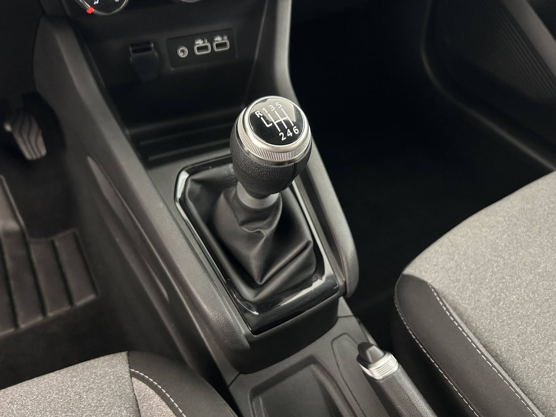 Vente en ligne Renault Clio 5 Clio TCe 90 au prix de 15 690 €