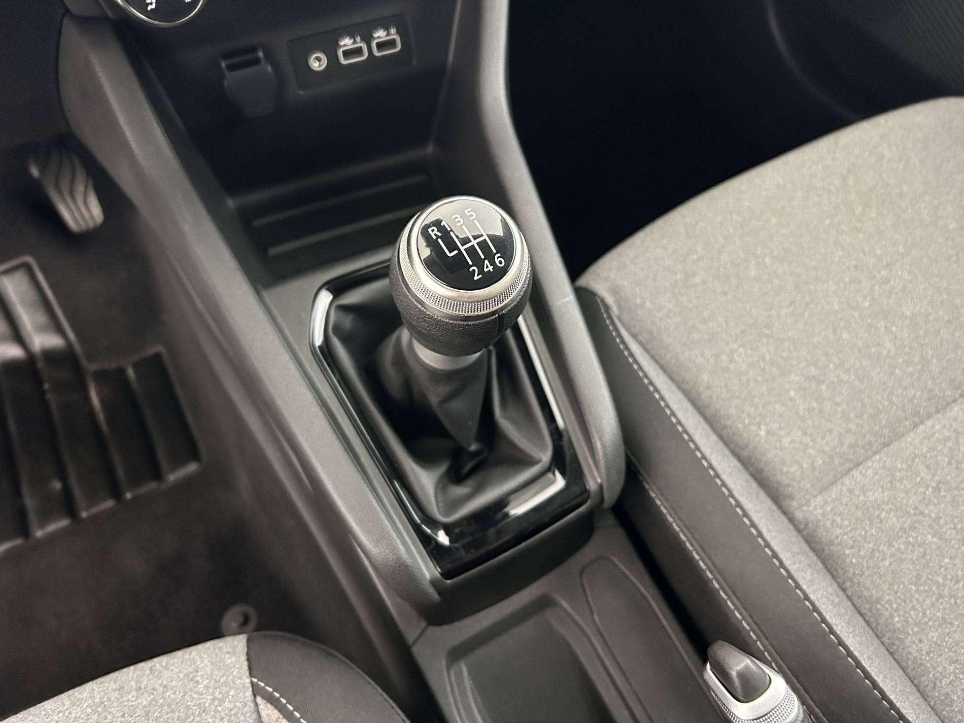 Vente en ligne Renault Clio 5 Clio TCe 90 au prix de 16 490 €