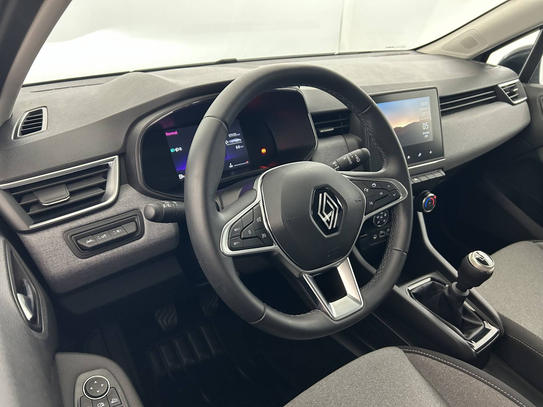 Vente en ligne Renault Clio 5 Clio TCe 90 au prix de 16 490 €