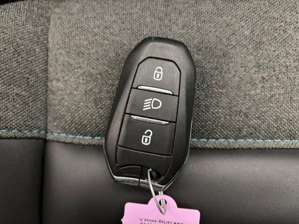 Vente en ligne Citroën C4  BlueHDi 130 S&S EAT8 au prix de 16 970 €