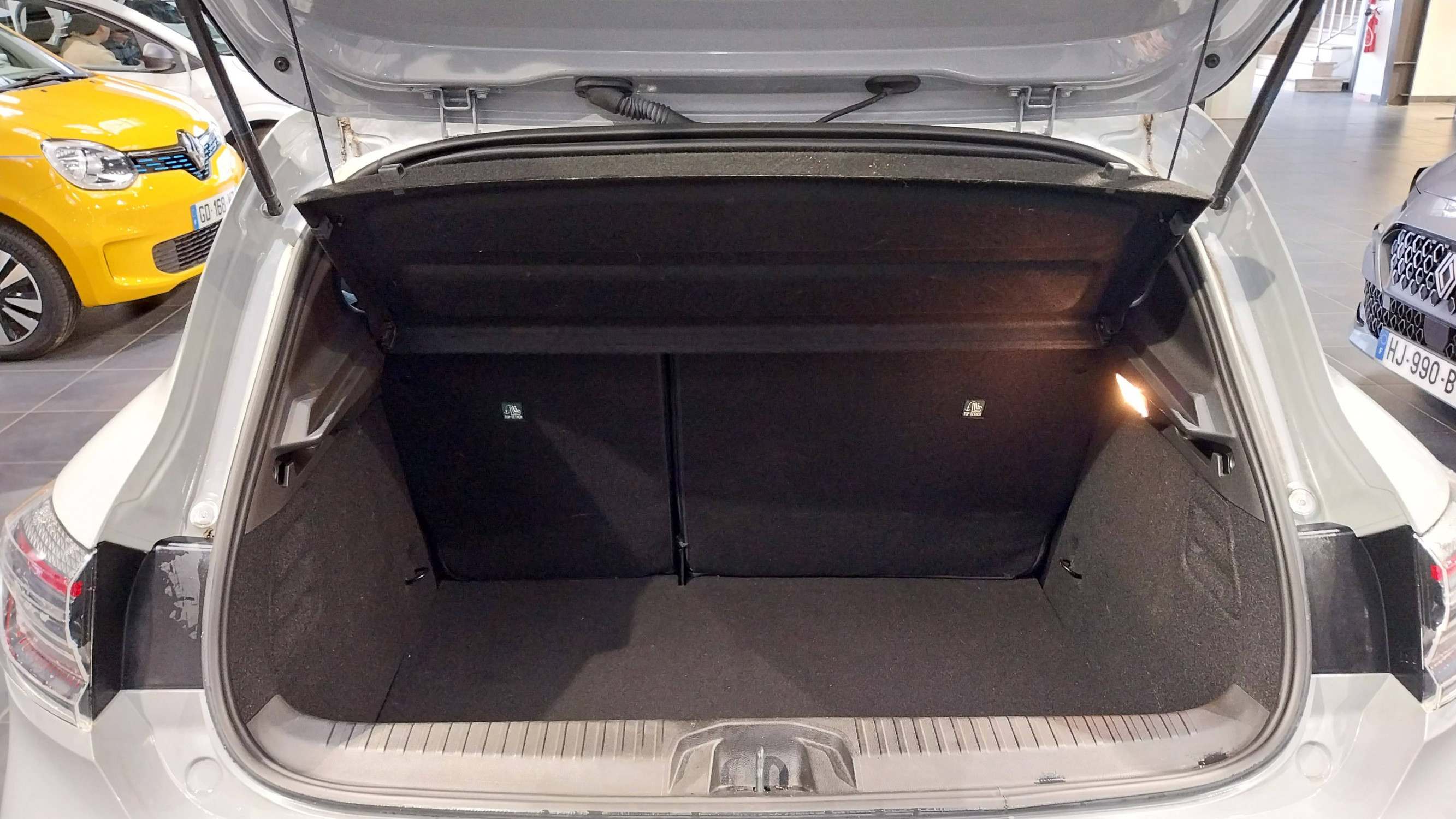 Vente en ligne Renault Clio 5 Clio E-Tech full hybrid 145 au prix de 19 890 €