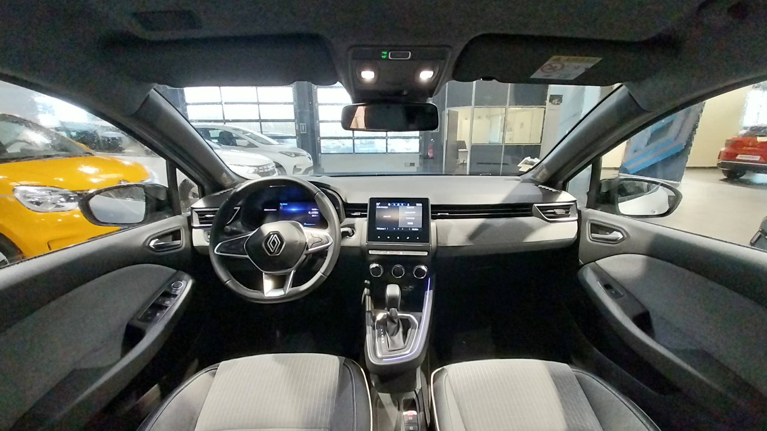 Vente en ligne Renault Clio 5 Clio E-Tech full hybrid 145 au prix de 19 890 €