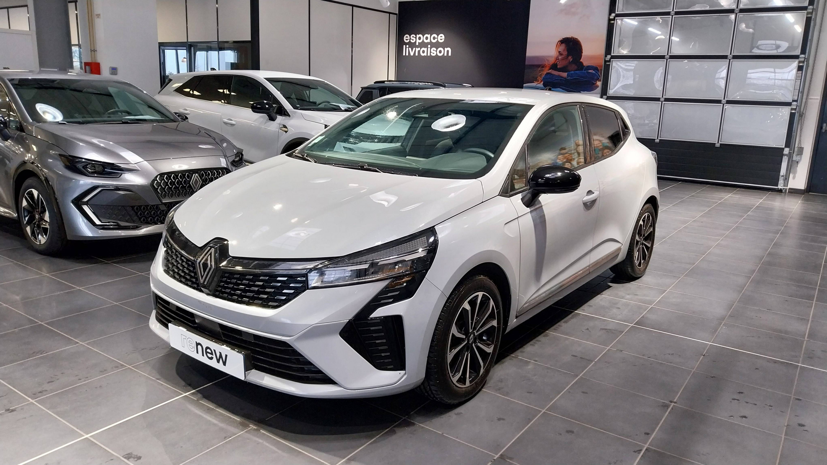 Renault Clio 5 Clio E-Tech full hybrid 145 occasion de 2024 en vente à Quimper