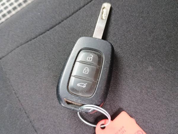 Vente en ligne Renault Twingo 3  SCe 65 - 21 au prix de 10 770 €