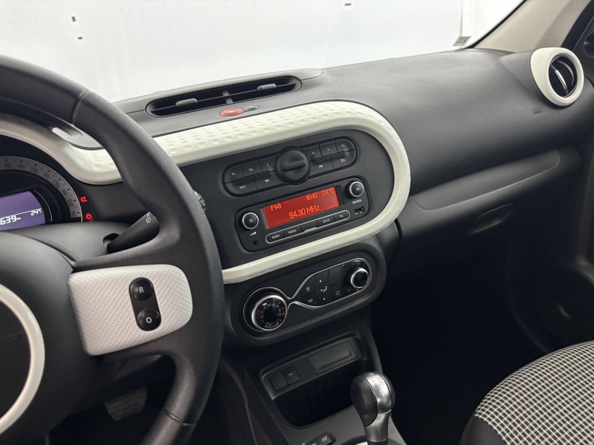 Vente en ligne Renault Twingo Electrique Twingo III E-Tech au prix de 9 690 €