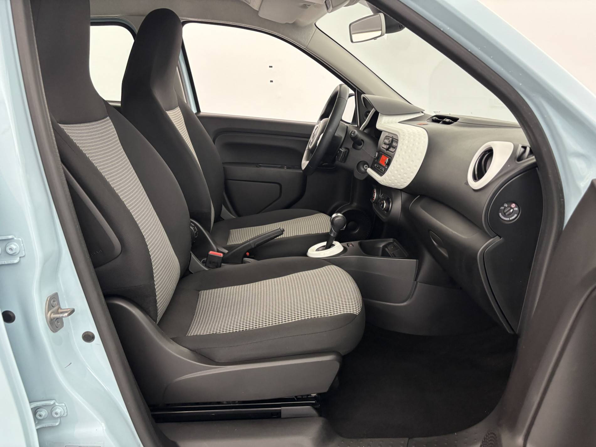 Vente en ligne Renault Twingo Electrique Twingo III E-Tech au prix de 9 690 €