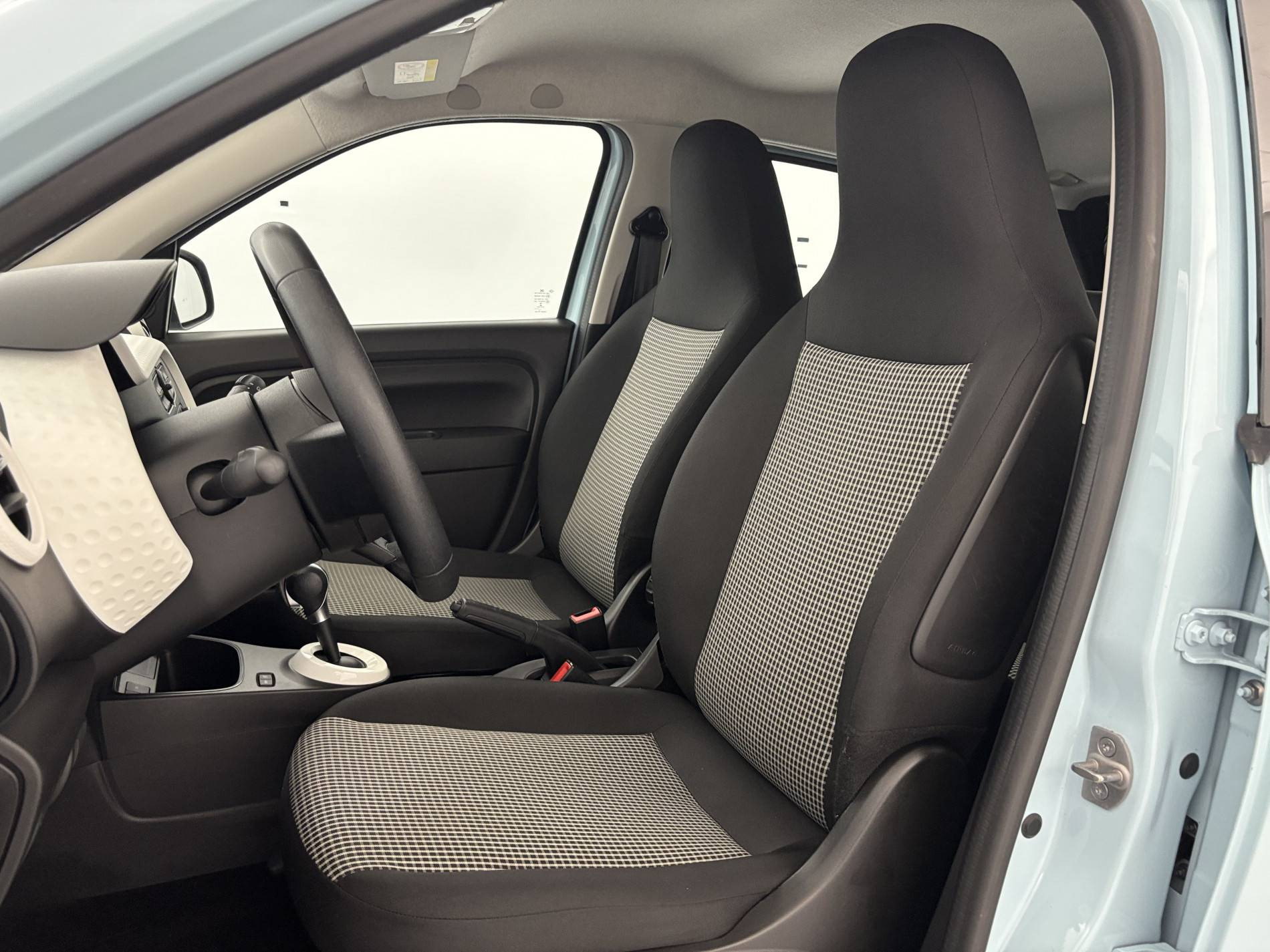 Vente en ligne Renault Twingo Electrique Twingo III E-Tech au prix de 9 690 €