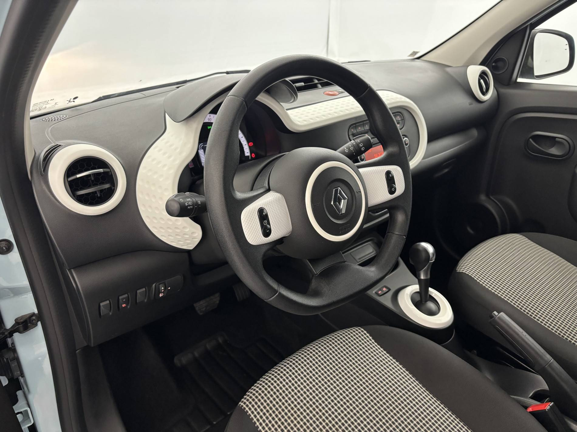 Vente en ligne Renault Twingo Electrique Twingo III E-Tech au prix de 9 690 €