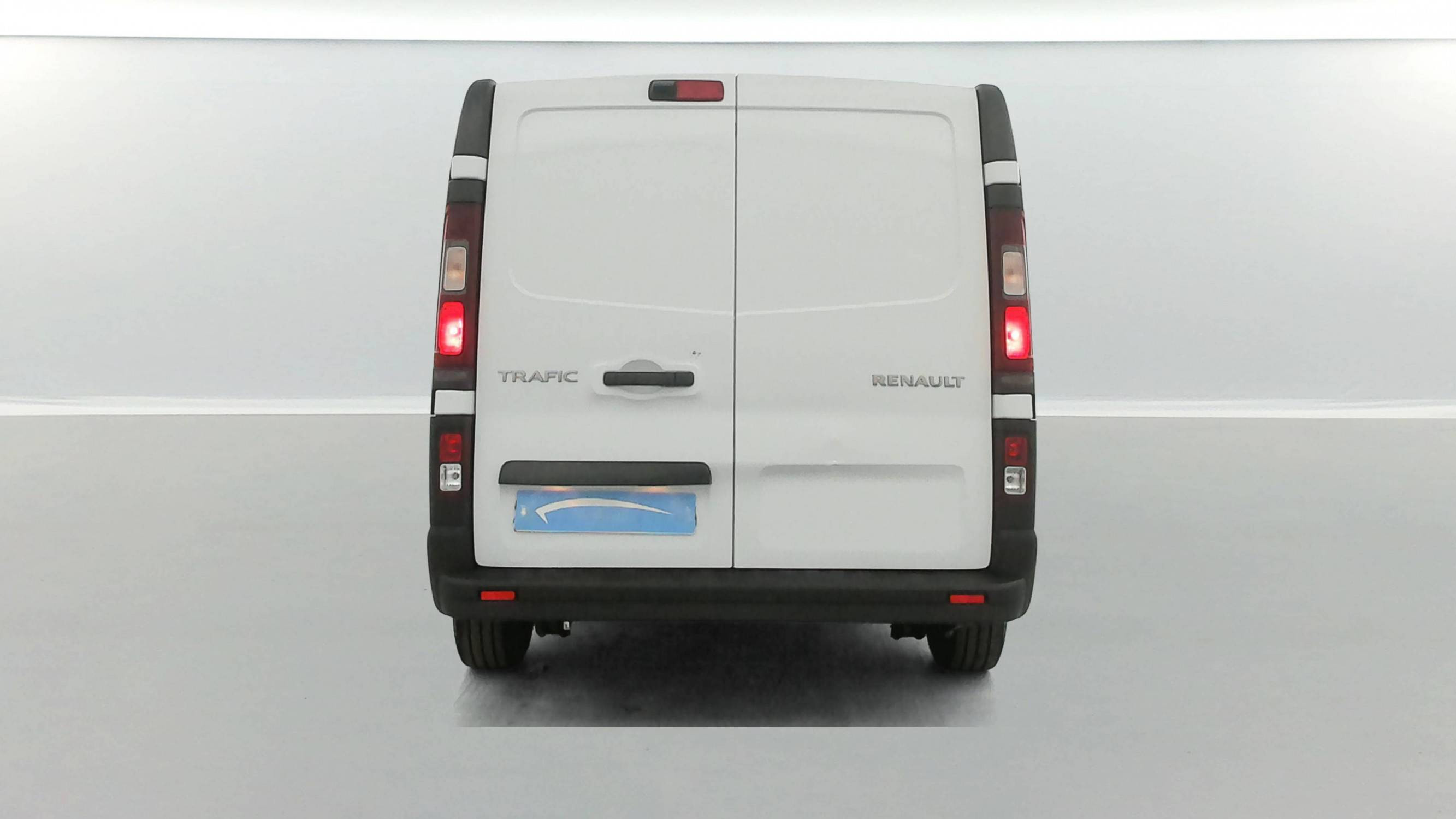 Vente en ligne Renault Trafic 3 Fourgon TRAFIC FGN L1H1 3T BLUE DCI 130 GSR2 au prix de 26 990 €