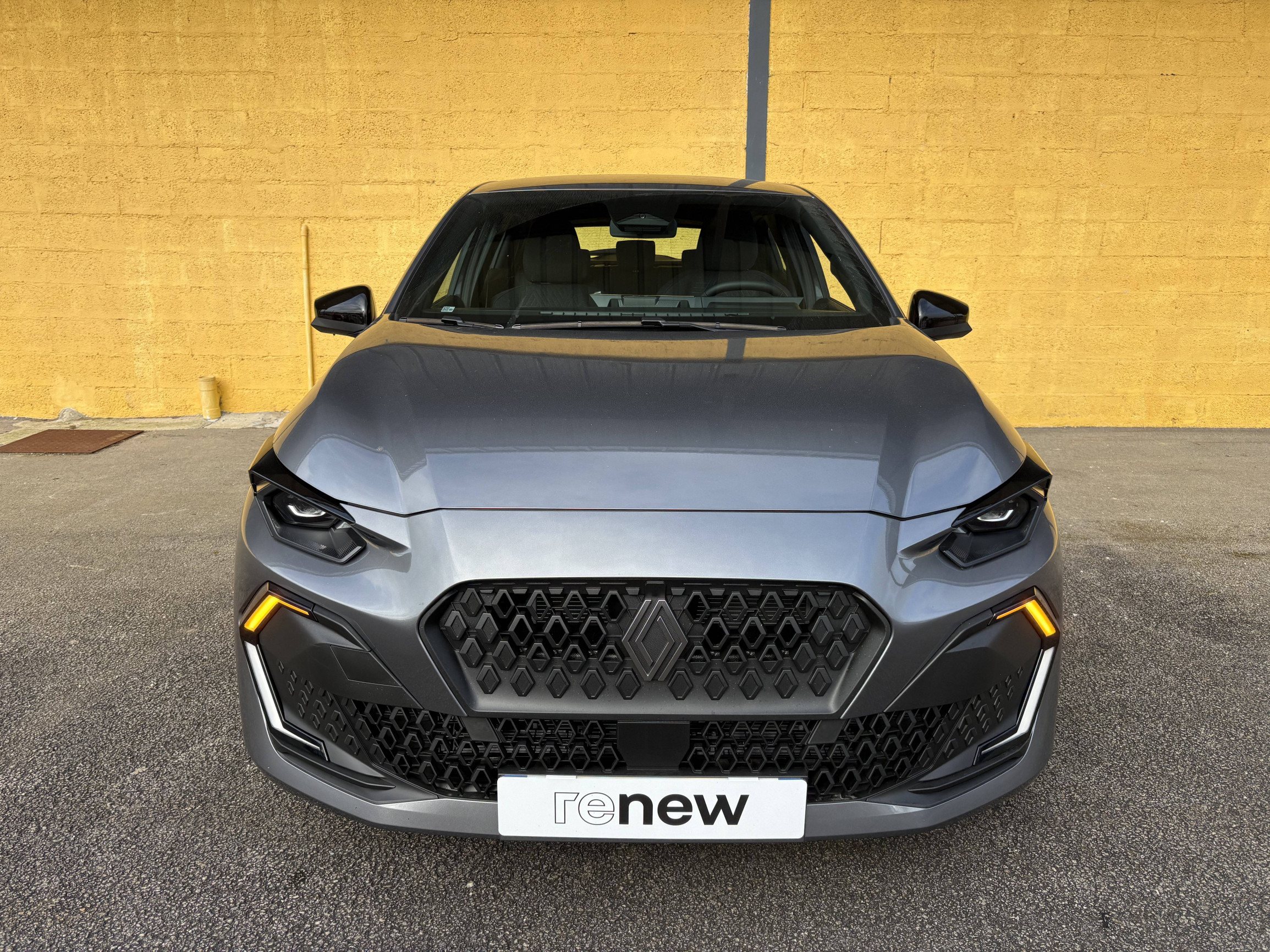 Vente en ligne Renault Clio 6 Clio E-Tech full hybrid 160 ch au prix de 24 490 €