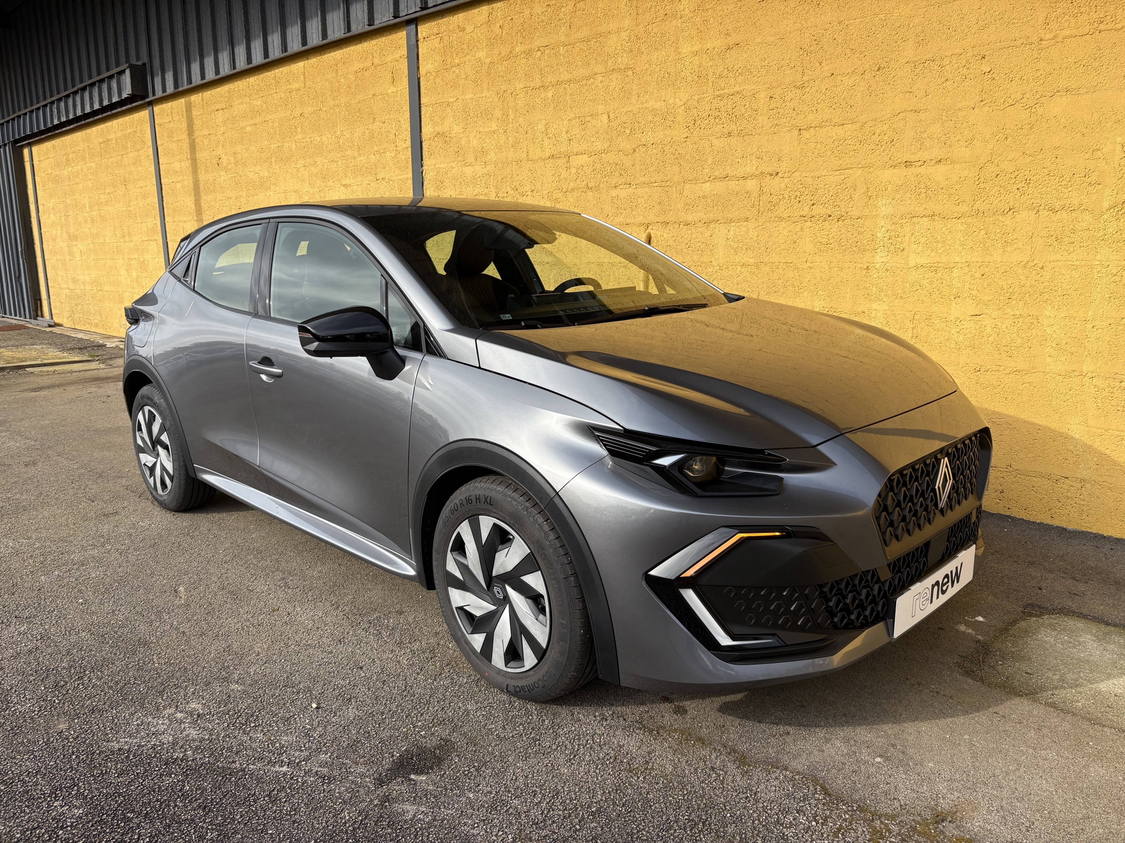 Vente en ligne Renault Clio 6 Clio E-Tech full hybrid 160 ch au prix de 24 490 €