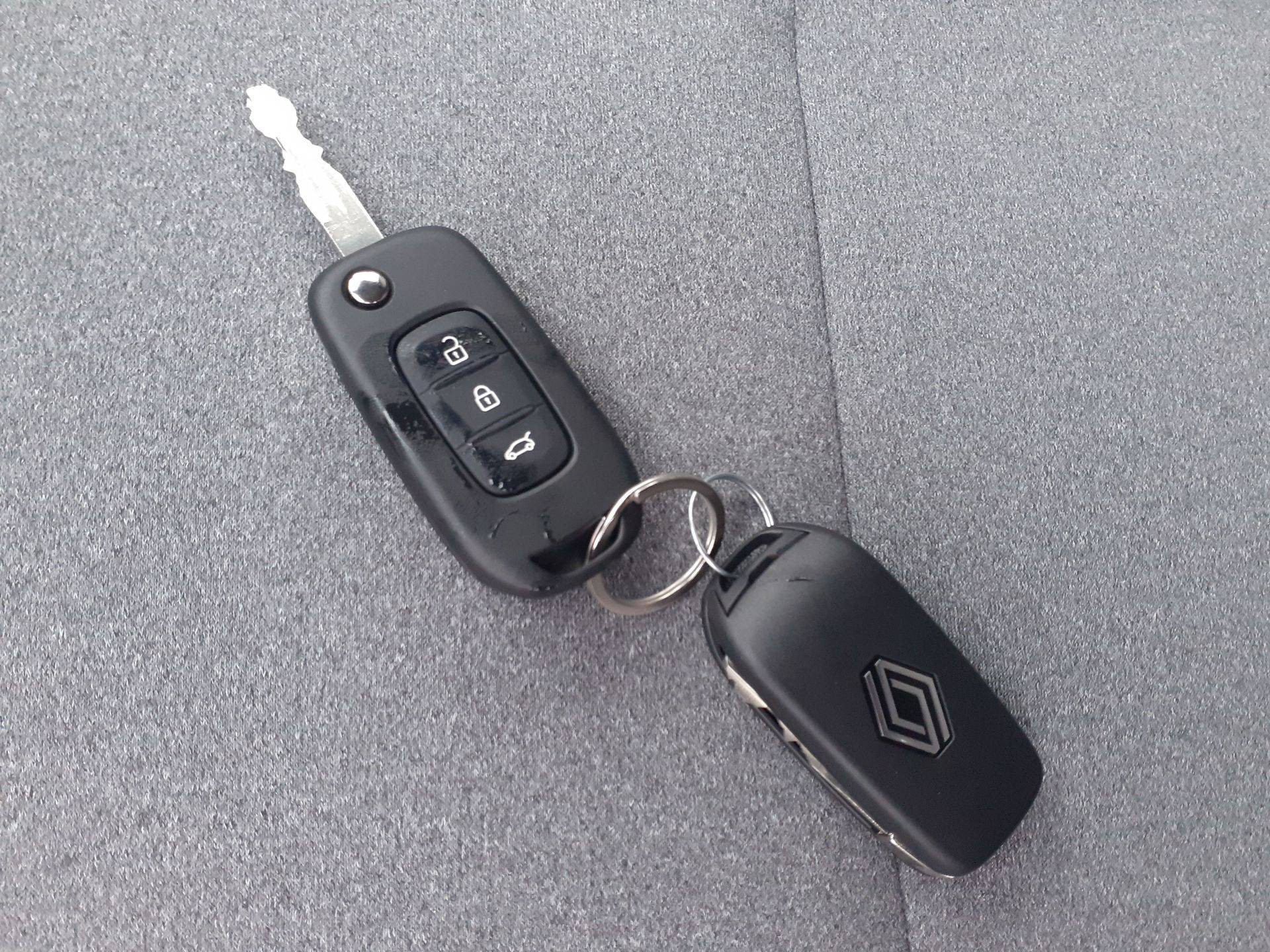 Vente en ligne Renault Clio 5 Clio Eco-G 100 ch GSR2 au prix de 18 990 €