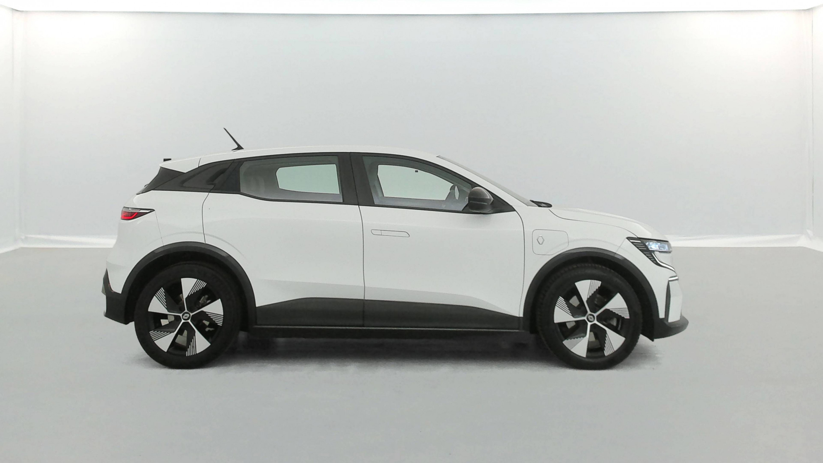 Vente en ligne Renault Megane E-Tech  EV40 130ch standard charge au prix de 18 790 €