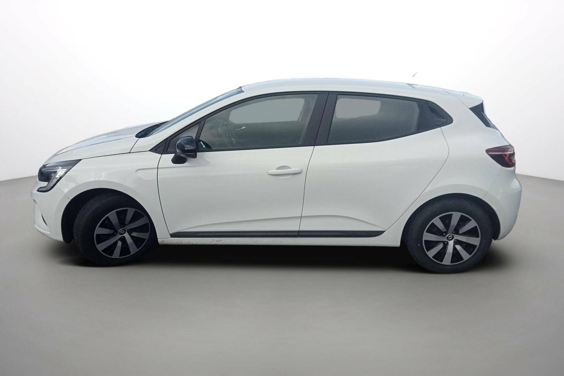 Vente en ligne Renault Clio 5 Clio E-Tech full hybrid 145 au prix de 17 850 €