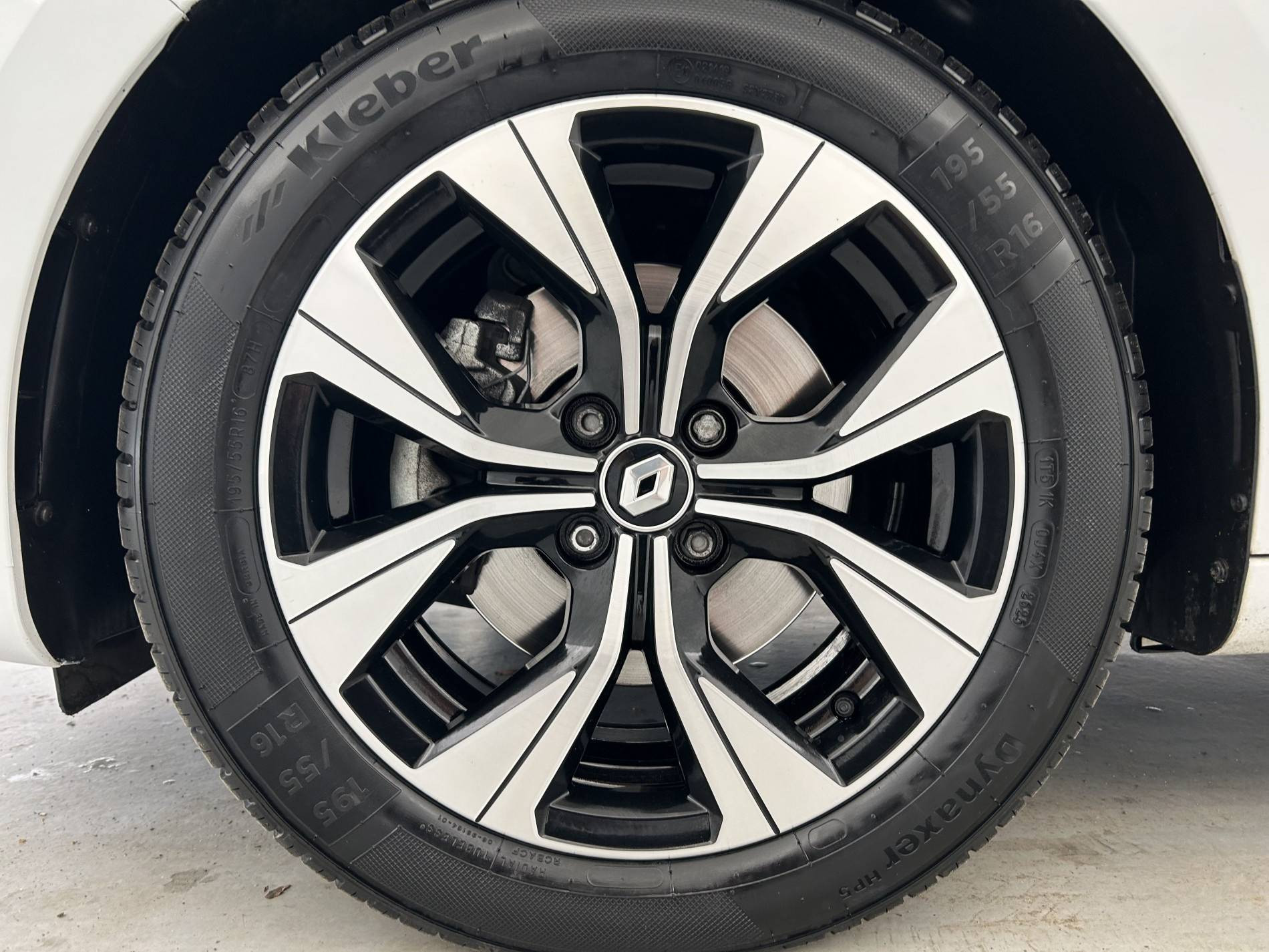 Vente en ligne Renault Clio 5 Clio Blue dCi 100 au prix de 15 550 €