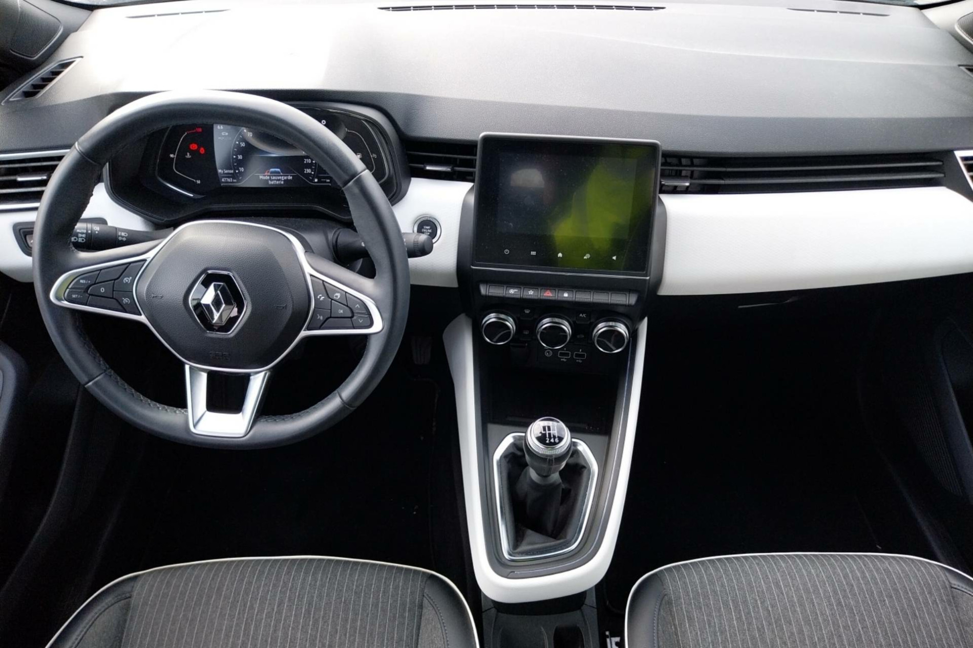 Vente en ligne Renault Clio 5 Clio TCe 90 - 21N au prix de 14 200 €