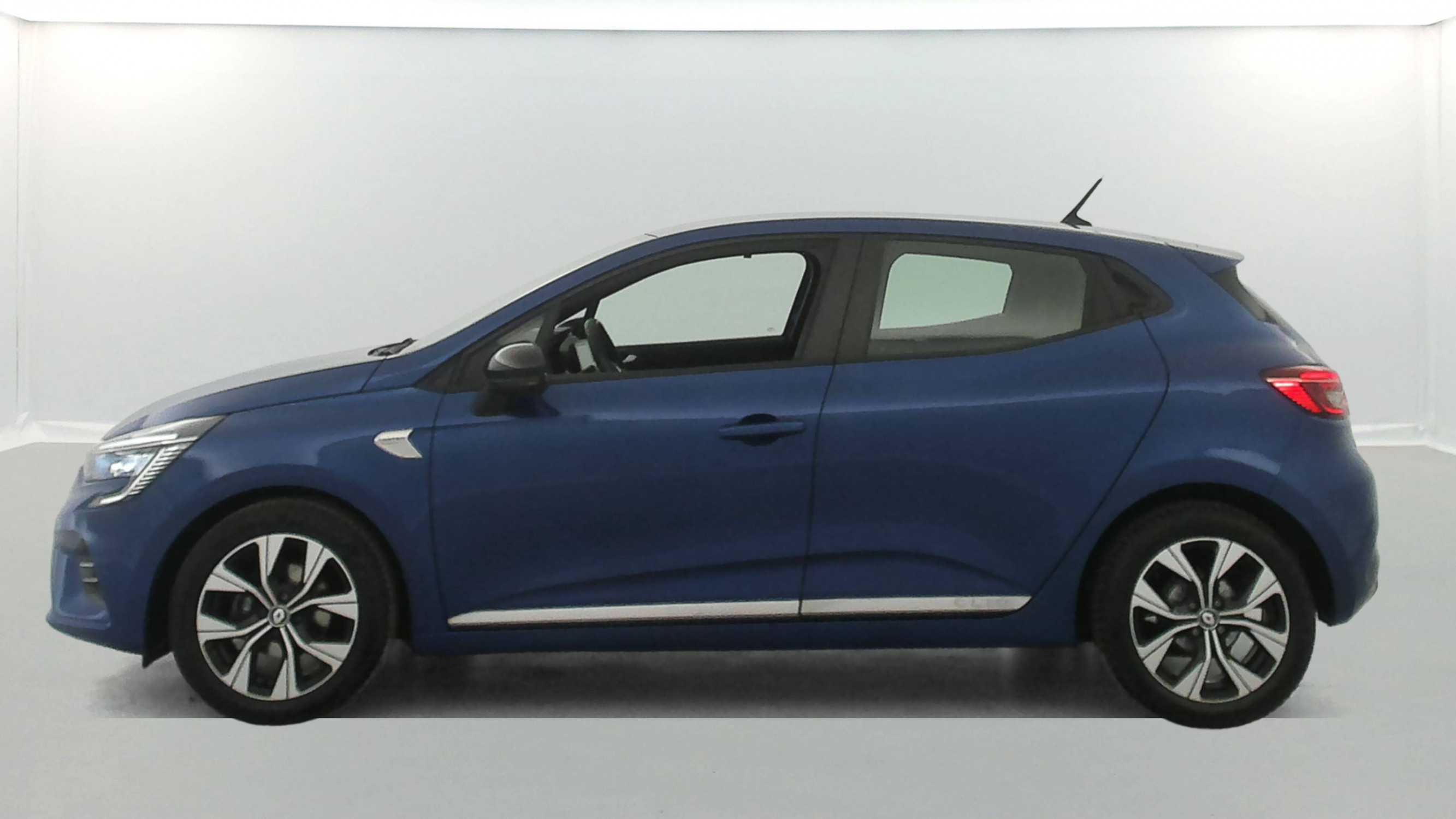 Vente en ligne Renault Clio 5 Clio TCe 90 - 21N au prix de 13 250 €