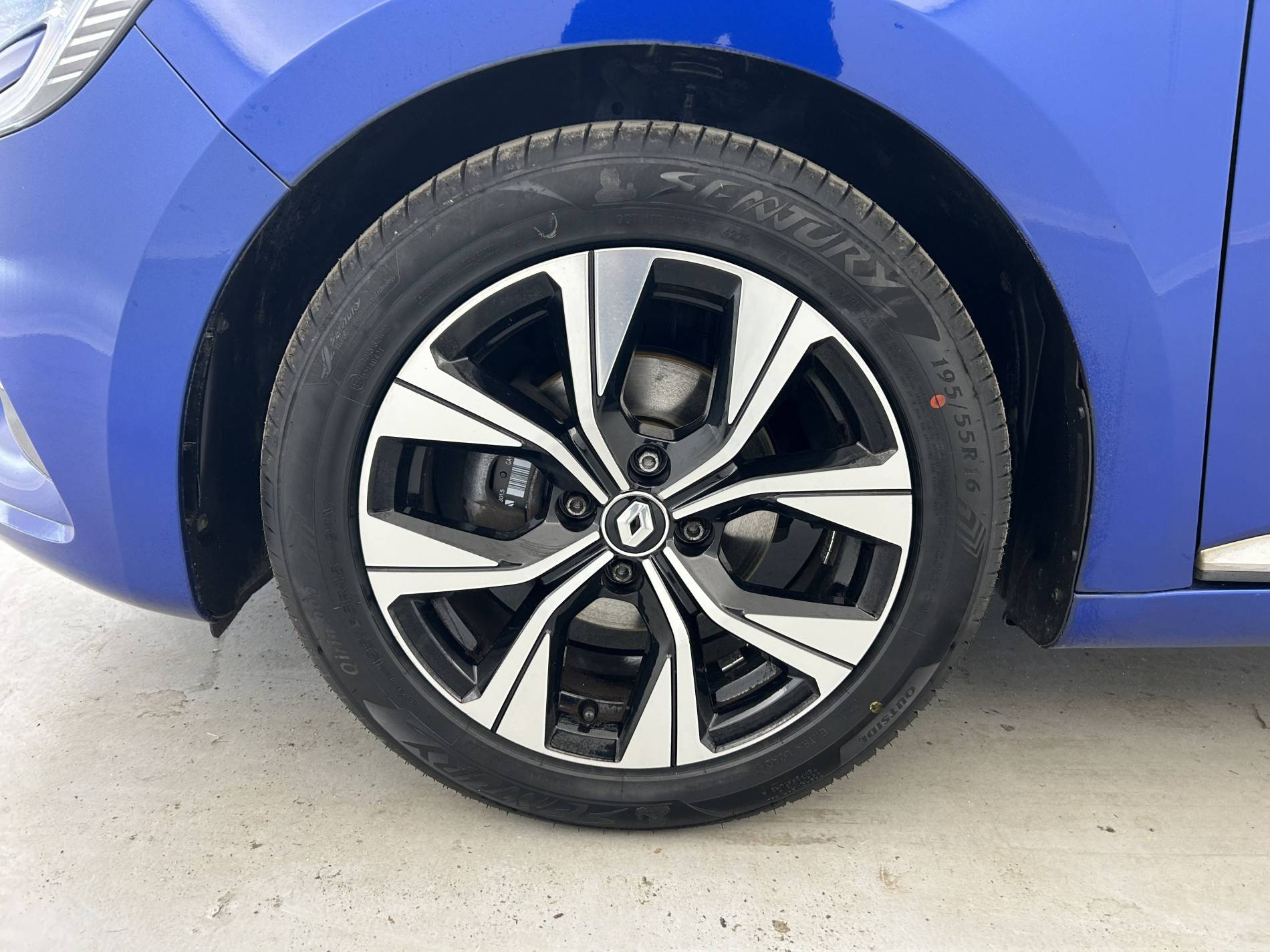 Vente en ligne Renault Clio 5 Clio TCe 90 - 21N au prix de 13 250 €