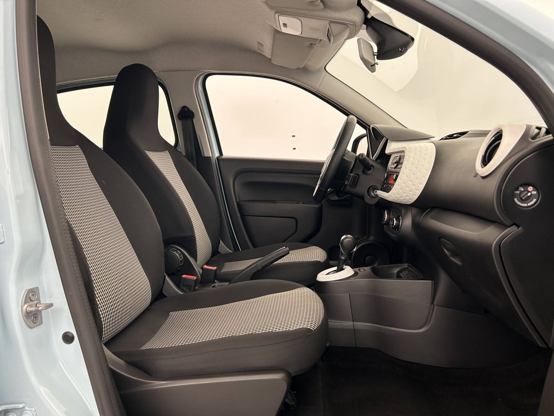 Vente en ligne Renault Twingo Electrique Twingo III E-Tech au prix de 10 700 €