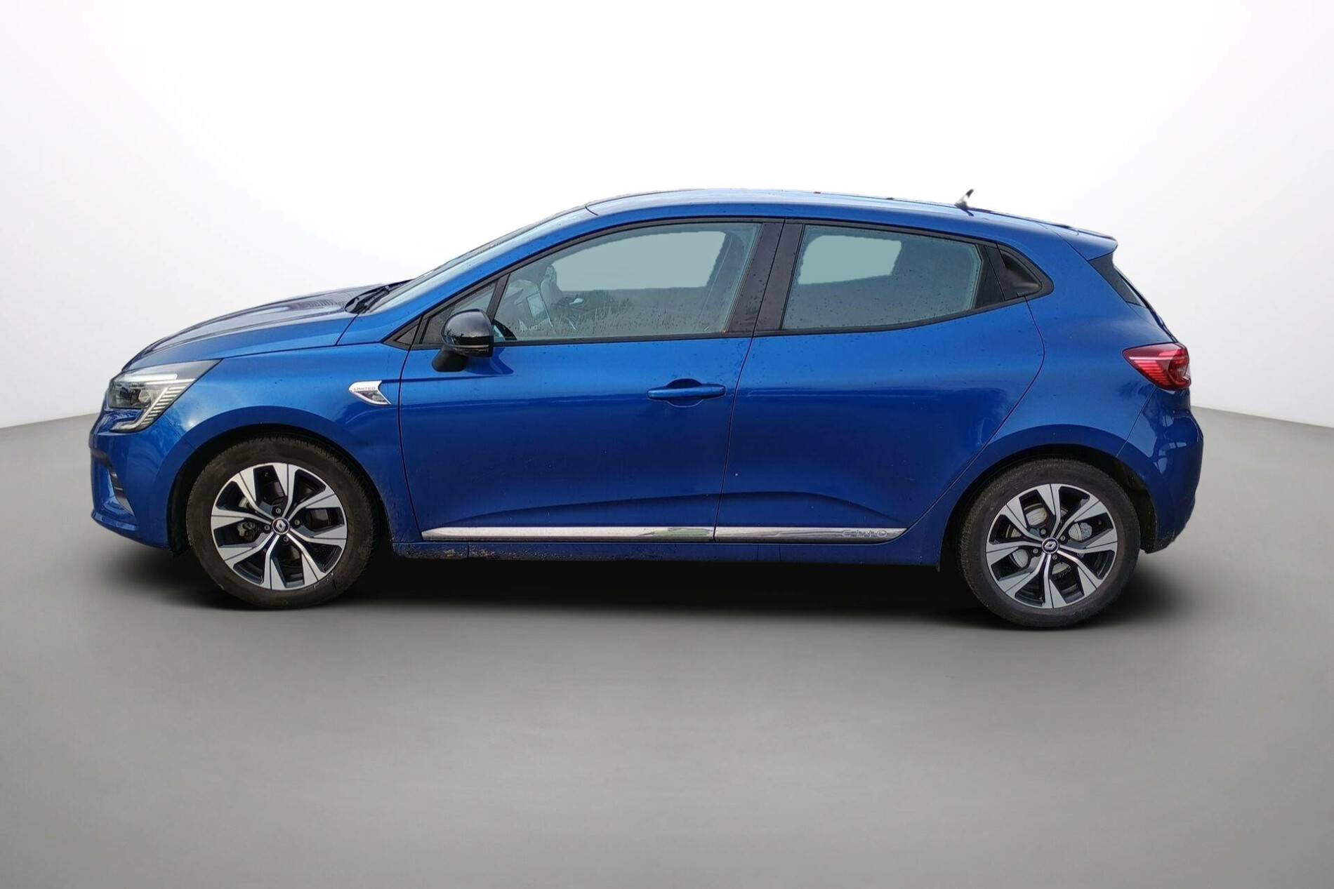 Vente en ligne Renault Clio 5 Clio E-Tech 140 - 21N au prix de 16 700 €