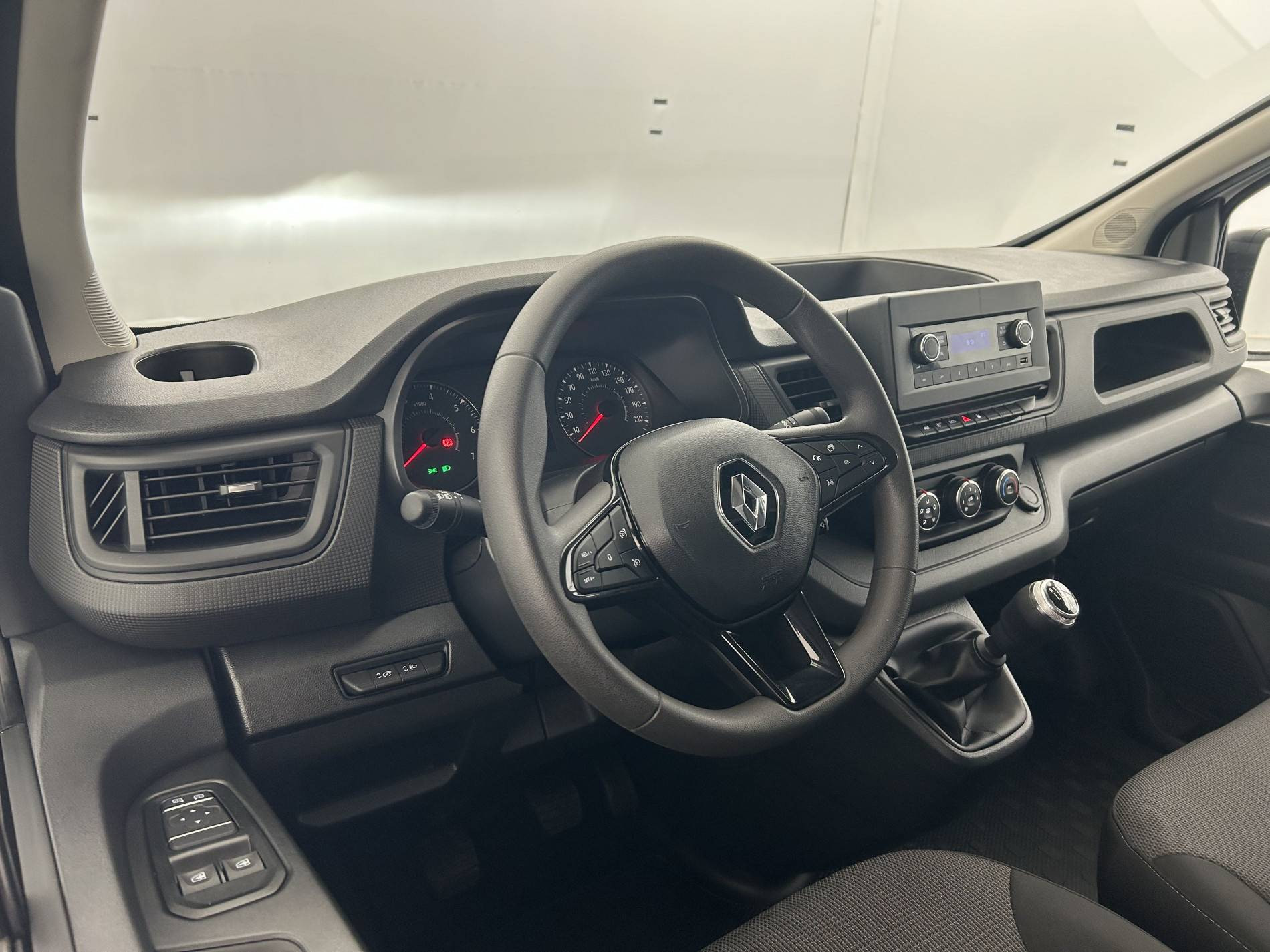 Vente en ligne Renault Trafic 3 Fourgon TRAFIC FGN L1H1 3000 KG BLUE DCI 130 au prix de 24 600 €