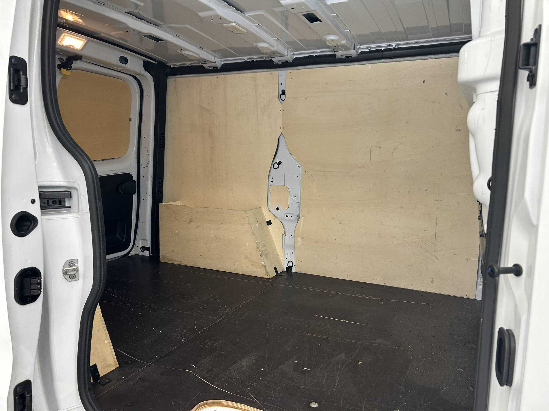 Vente en ligne Renault Trafic 3 Fourgon TRAFIC FGN L1H1 3000 KG BLUE DCI 130 au prix de 24 600 €