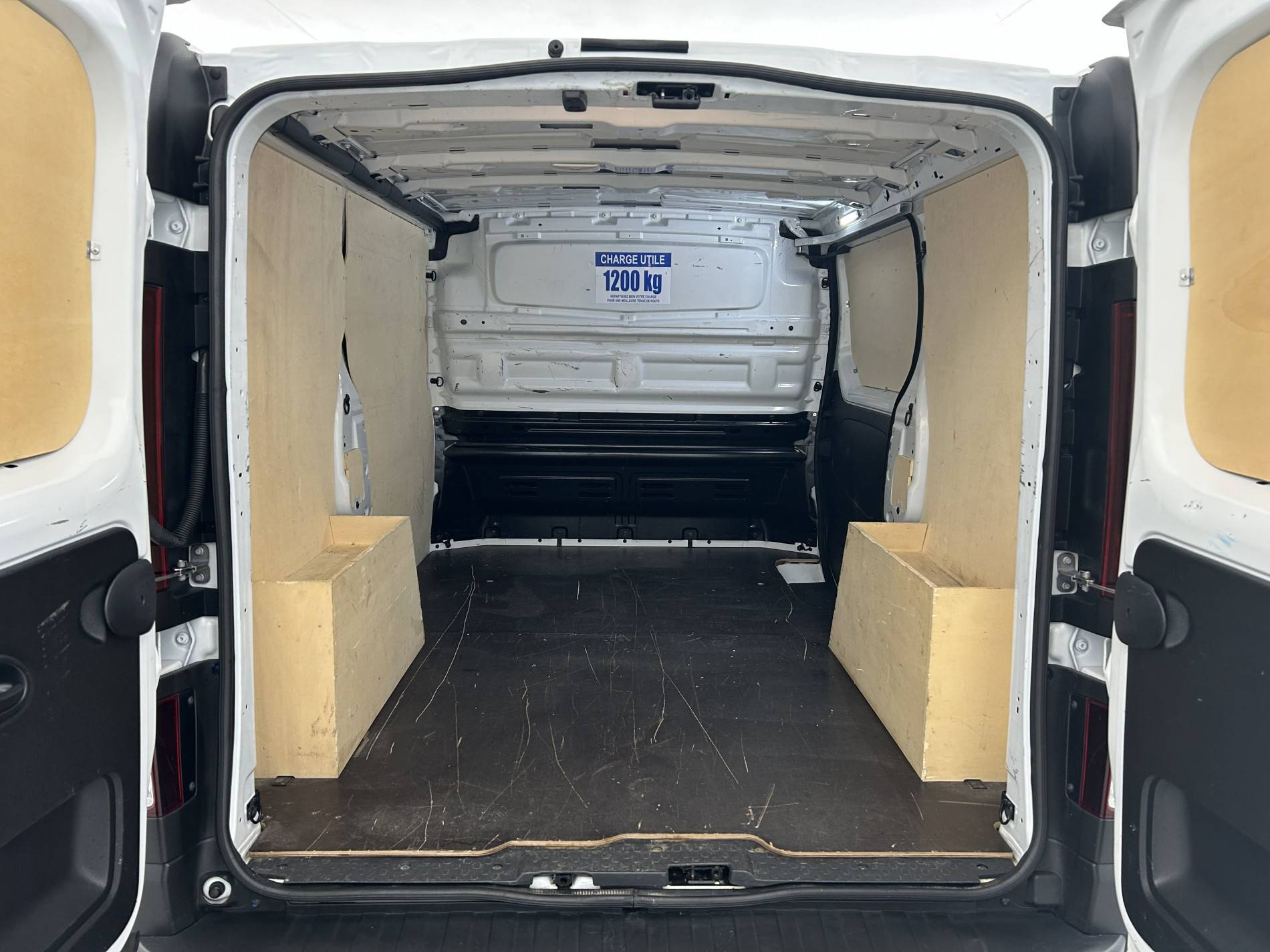 Vente en ligne Renault Trafic 3 Fourgon TRAFIC FGN L1H1 3000 KG BLUE DCI 130 au prix de 24 600 €