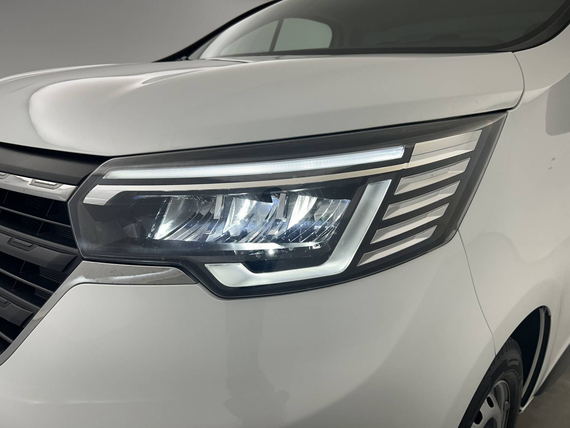 Vente en ligne Renault Trafic 3 Fourgon TRAFIC FGN L1H1 3000 KG BLUE DCI 130 au prix de 24 600 €